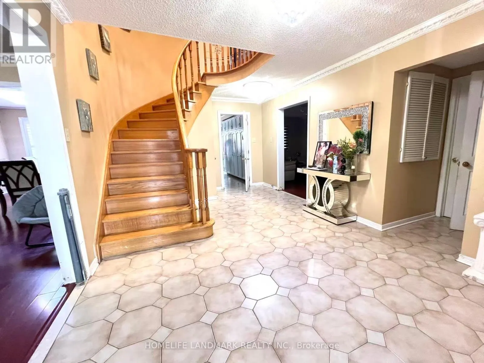 327 GOLDHAWK TRAIL