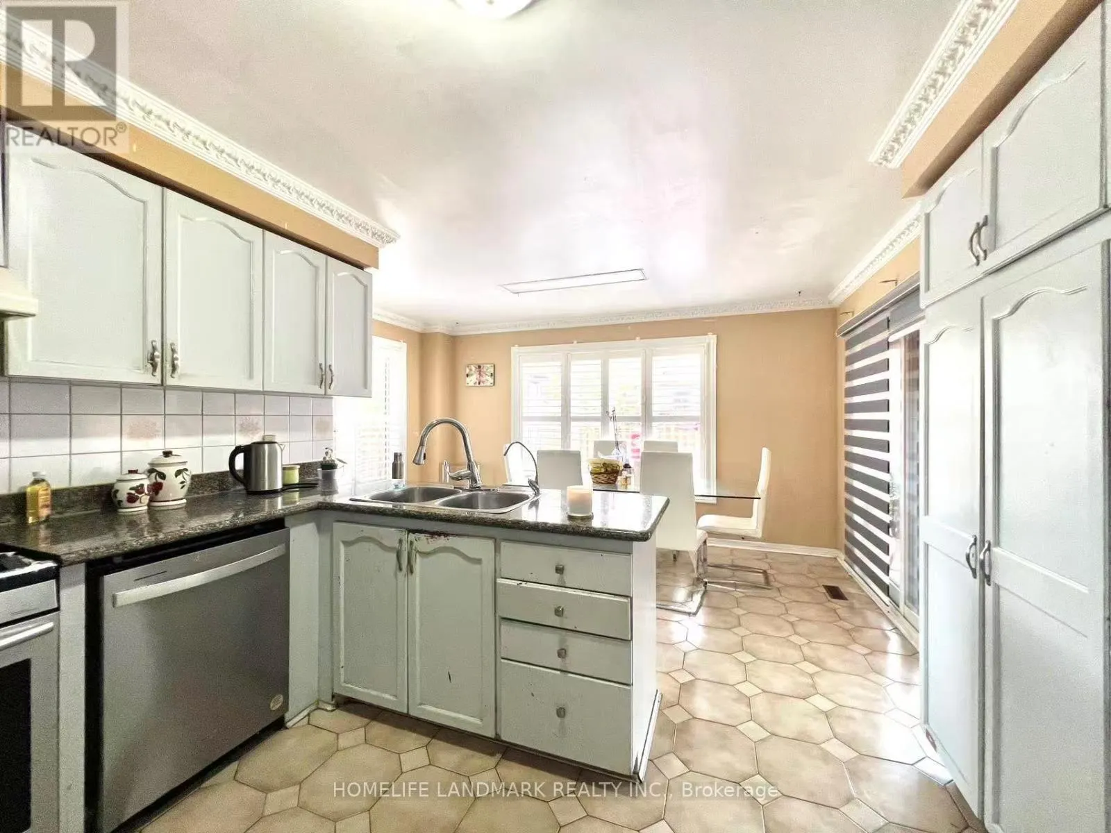 327 GOLDHAWK TRAIL