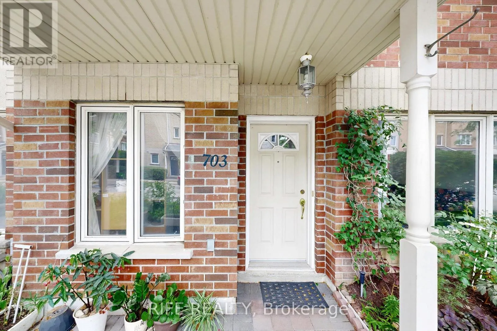 703 - 28 ROSEBANK DRIVE