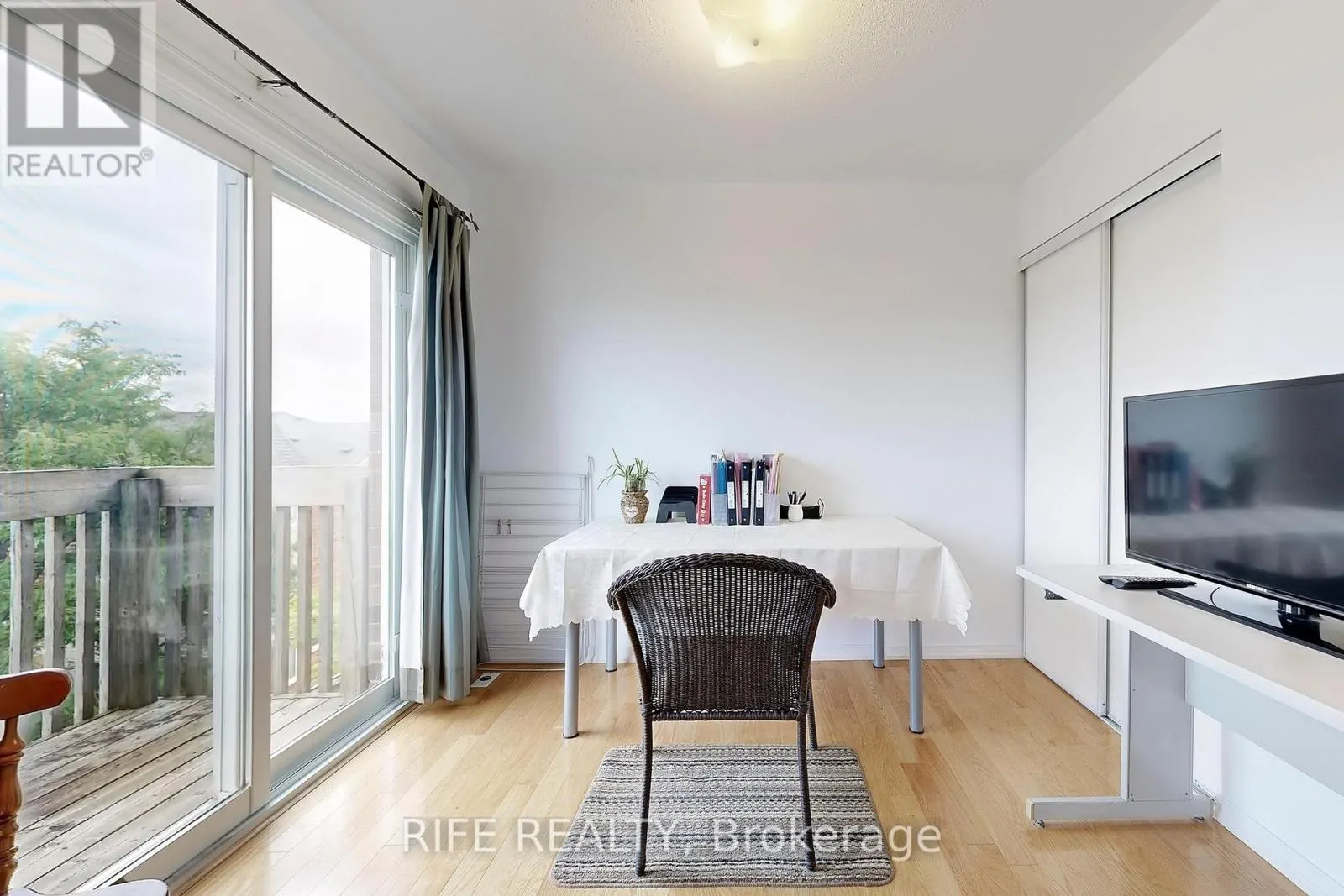 703 - 28 ROSEBANK DRIVE