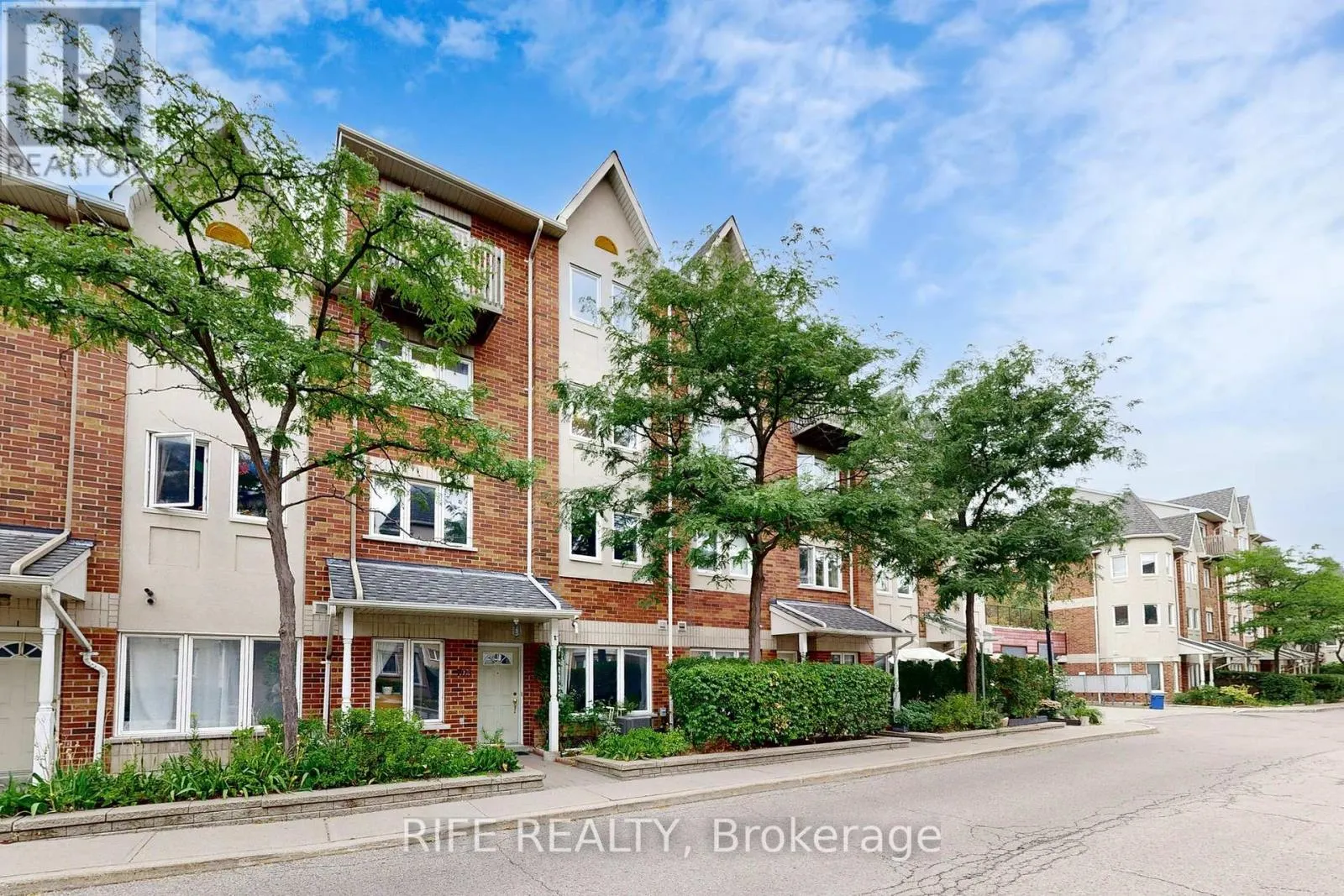 703 - 28 ROSEBANK DRIVE