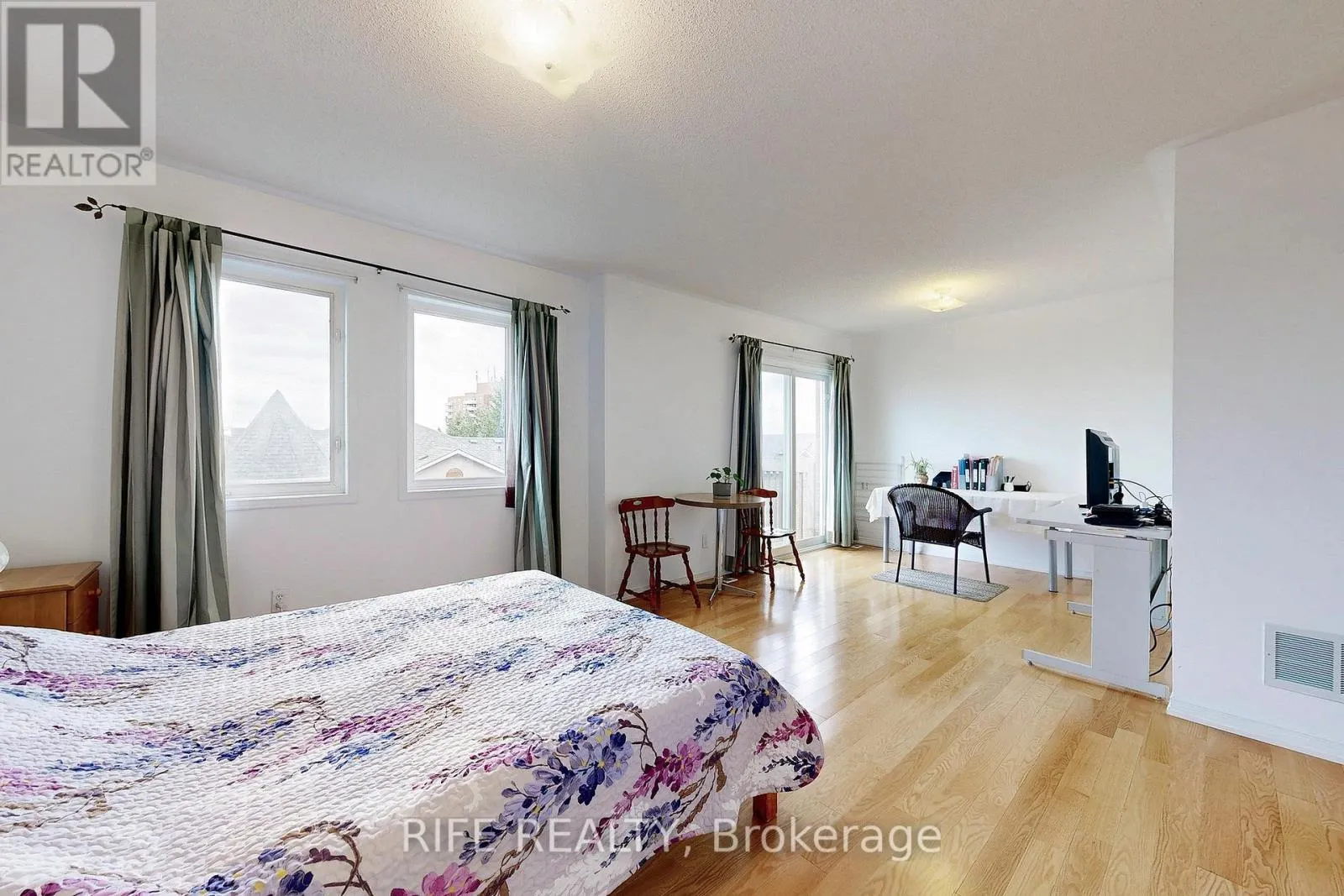 703 - 28 ROSEBANK DRIVE