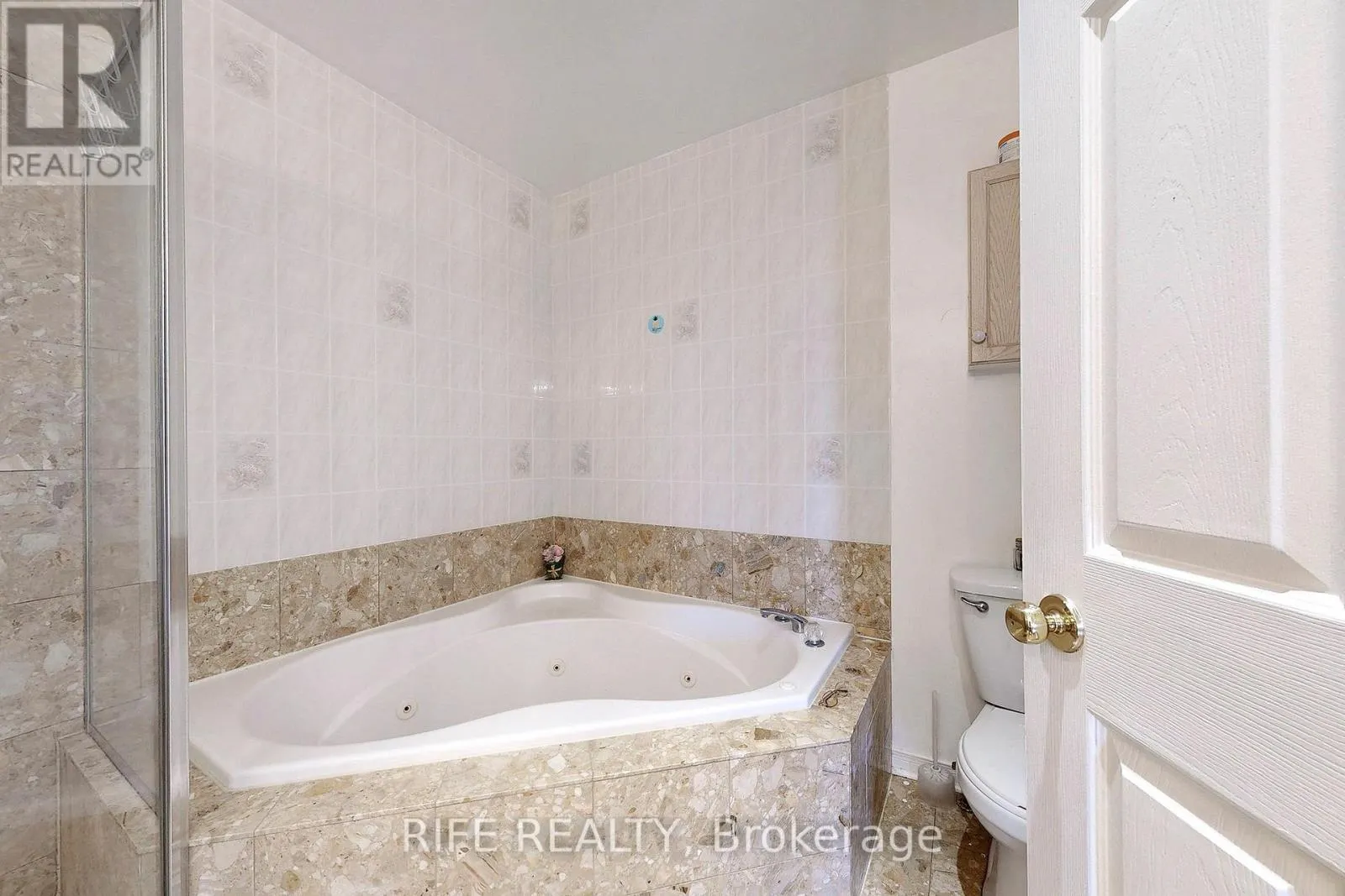 703 - 28 ROSEBANK DRIVE