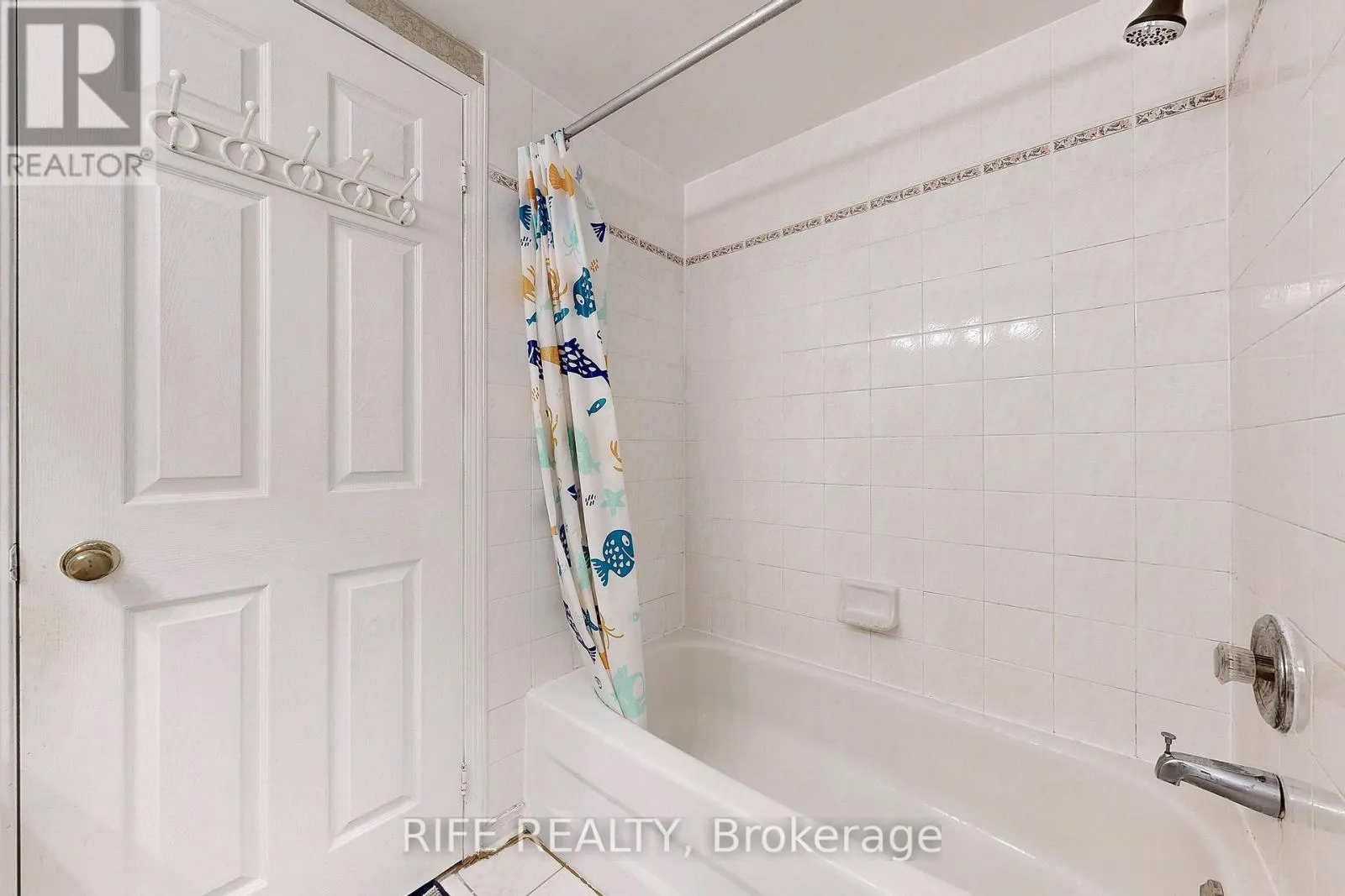 703 - 28 ROSEBANK DRIVE