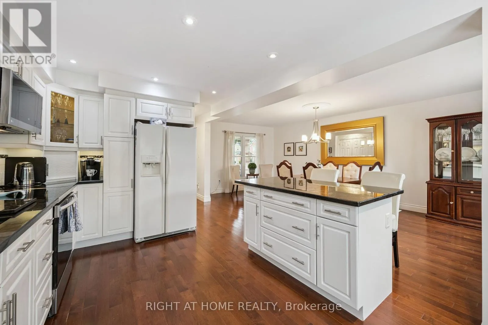 41 YORKVILLE DRIVE