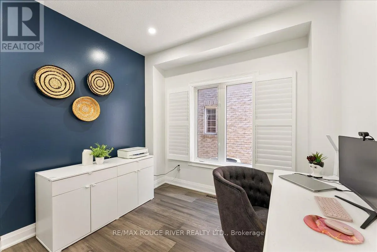33 GLORIA CRESCENT