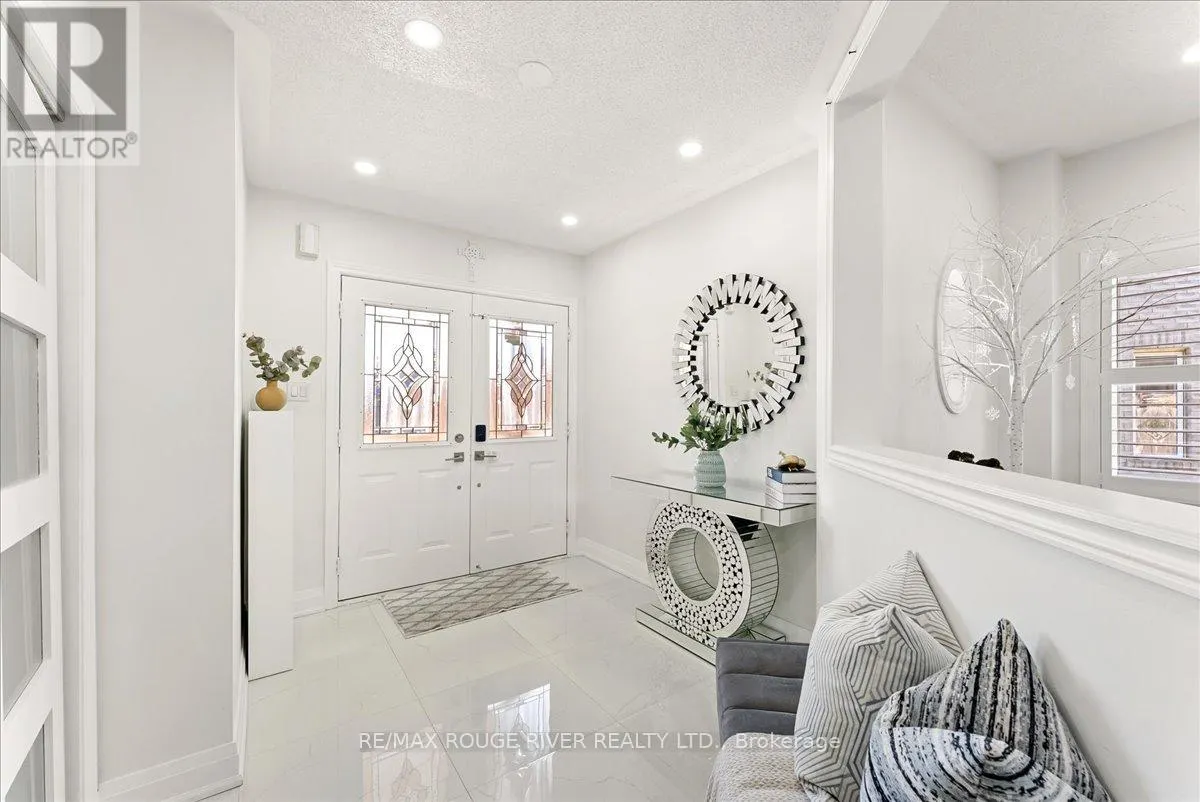 33 GLORIA CRESCENT