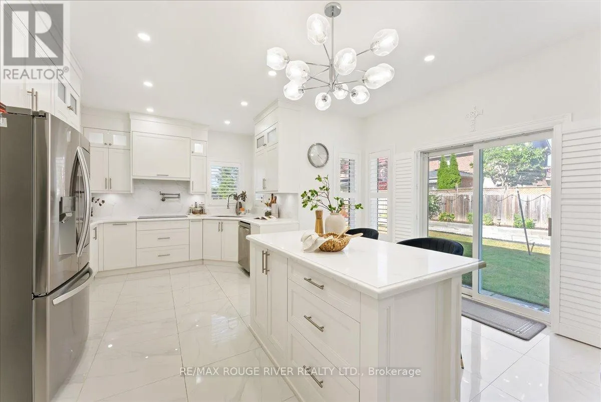 33 GLORIA CRESCENT