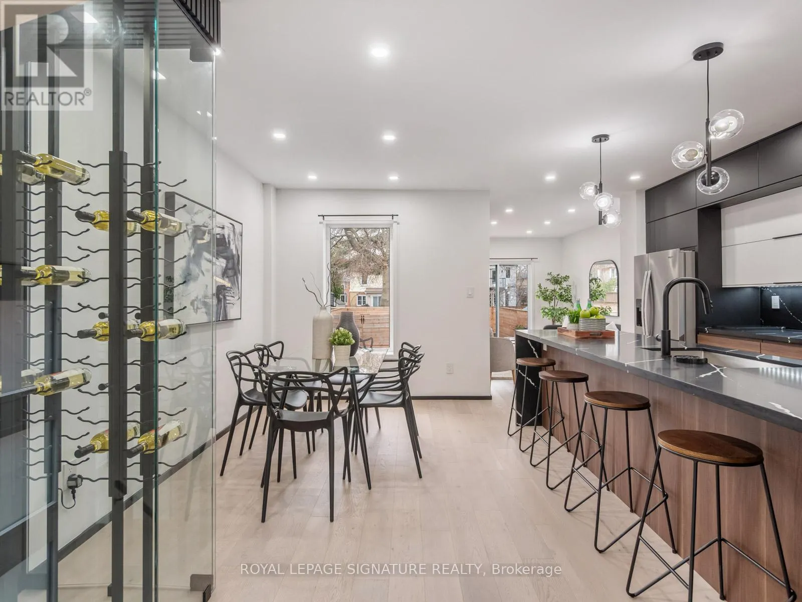 186 OAK PARK AVENUE