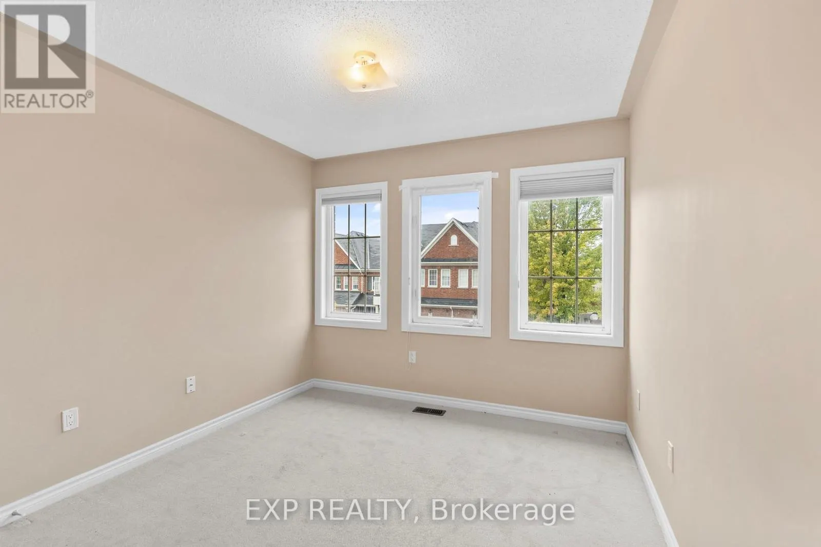 19 - 715 GRANDVIEW STREET N