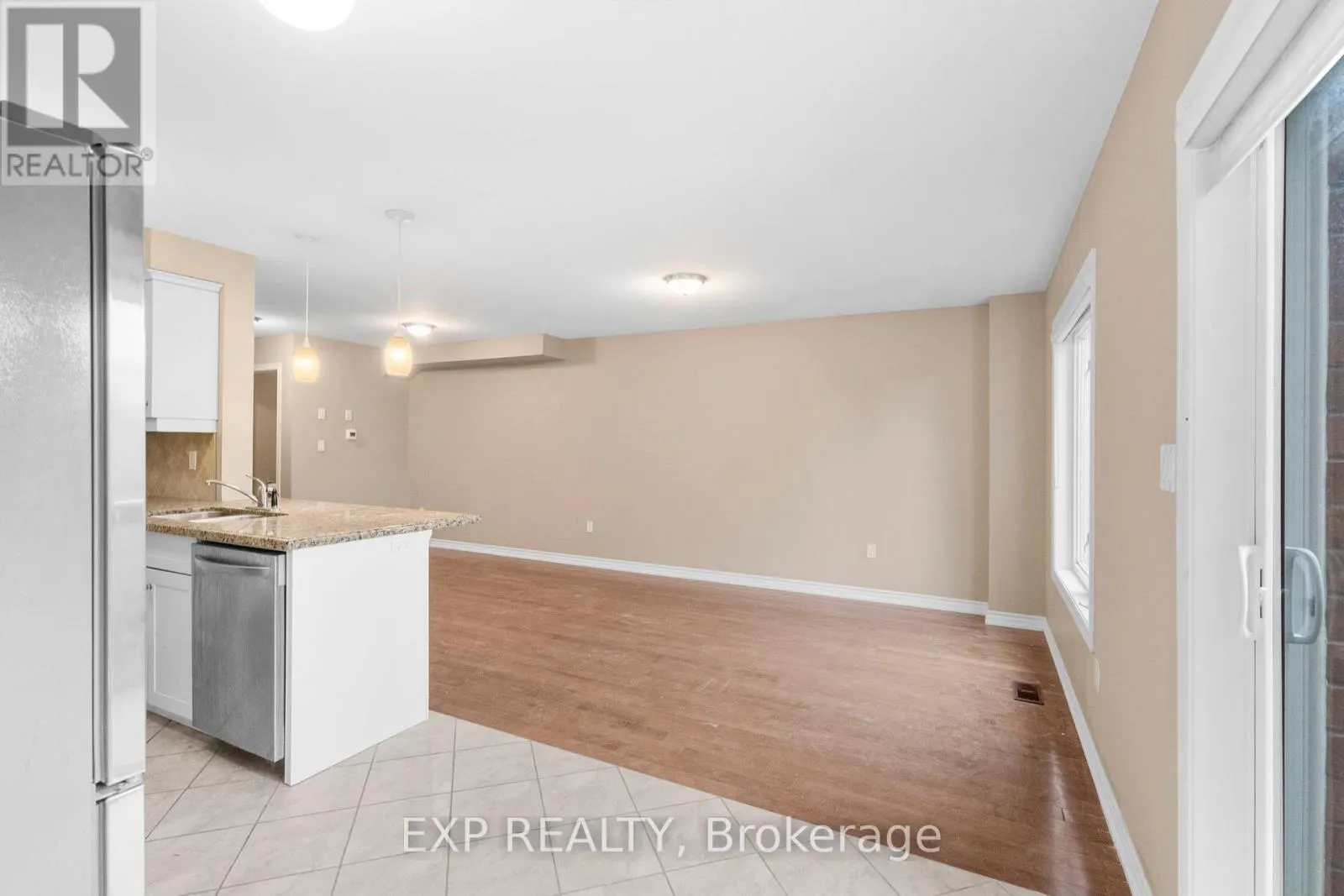 19 - 715 GRANDVIEW STREET N
