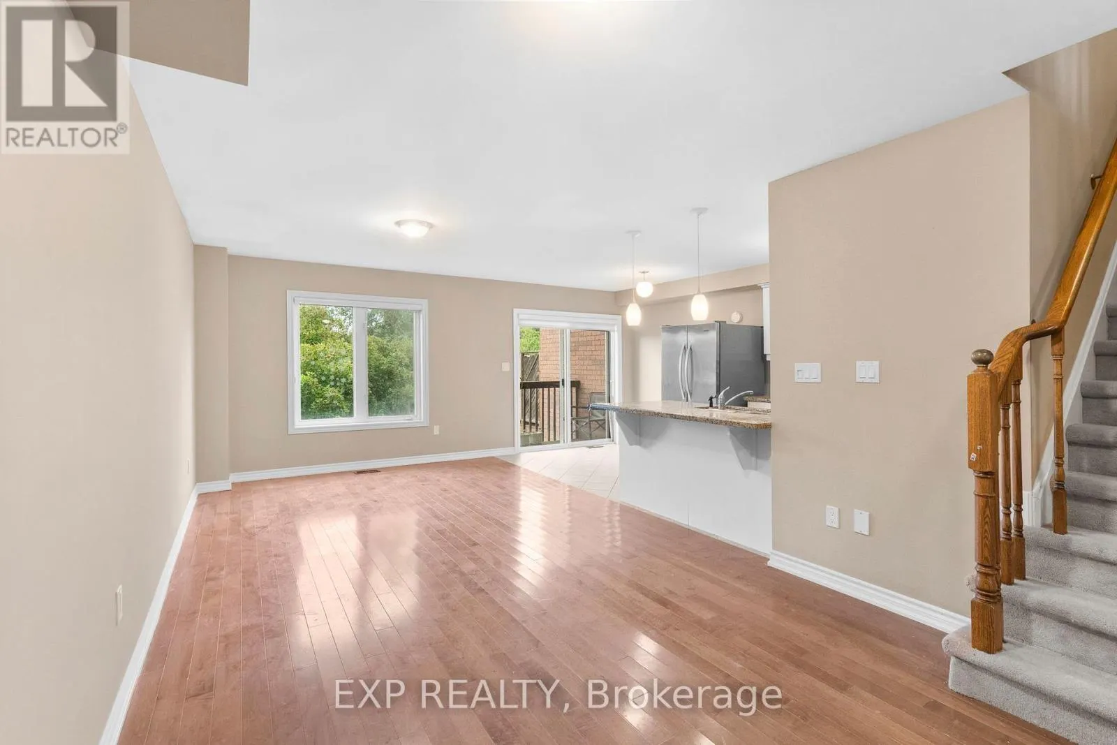 19 - 715 GRANDVIEW STREET N