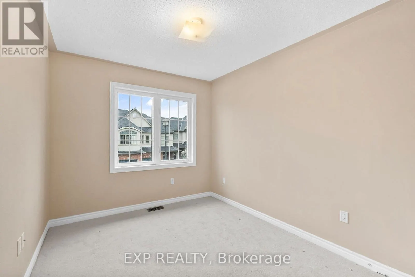 19 - 715 GRANDVIEW STREET N