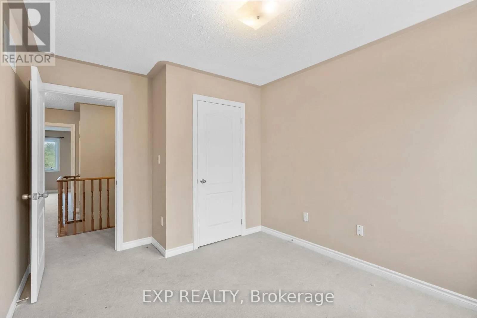 19 - 715 GRANDVIEW STREET N