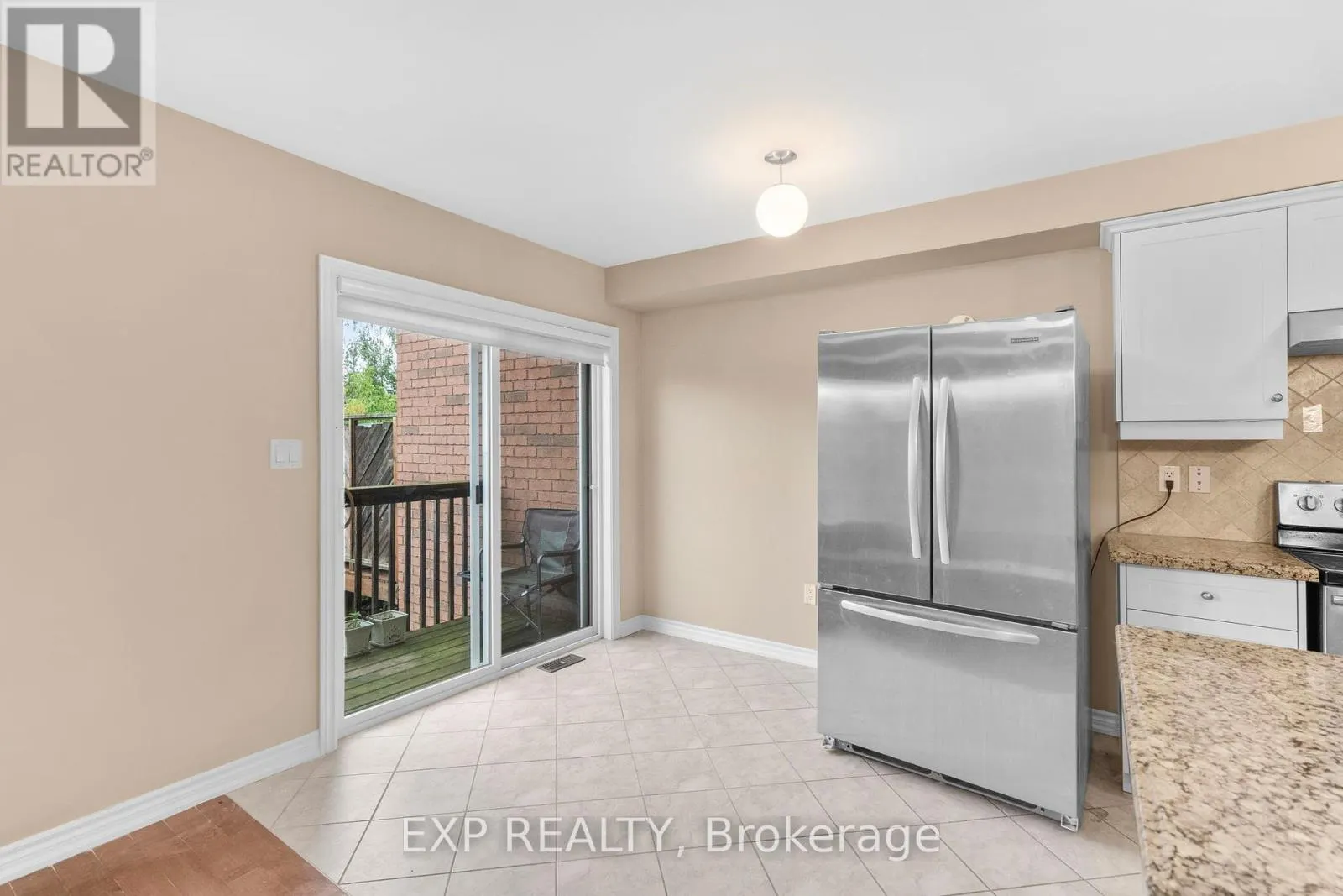 19 - 715 GRANDVIEW STREET N