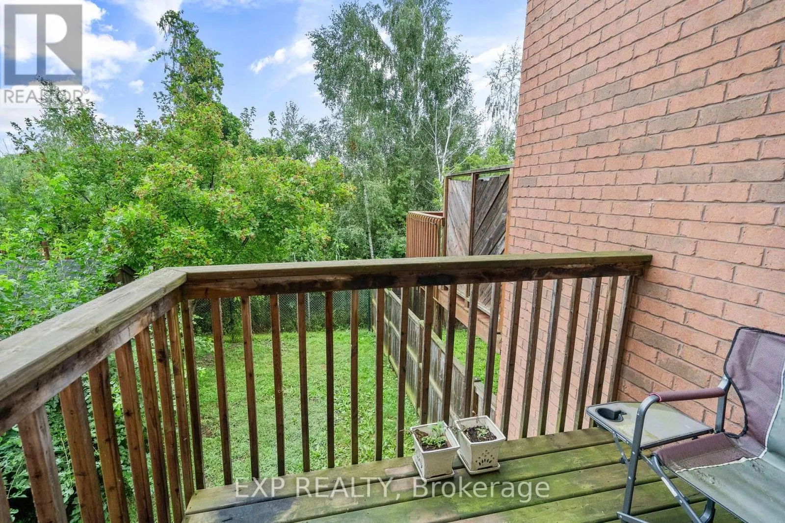 19 - 715 GRANDVIEW STREET N