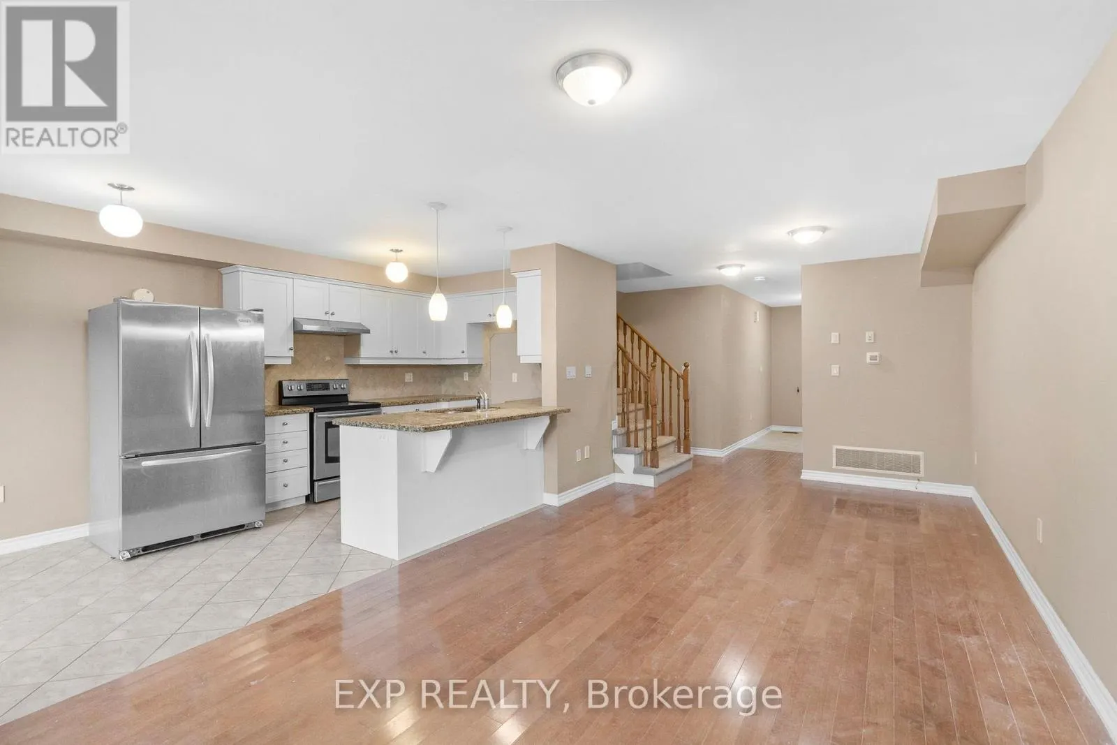 19 - 715 GRANDVIEW STREET N