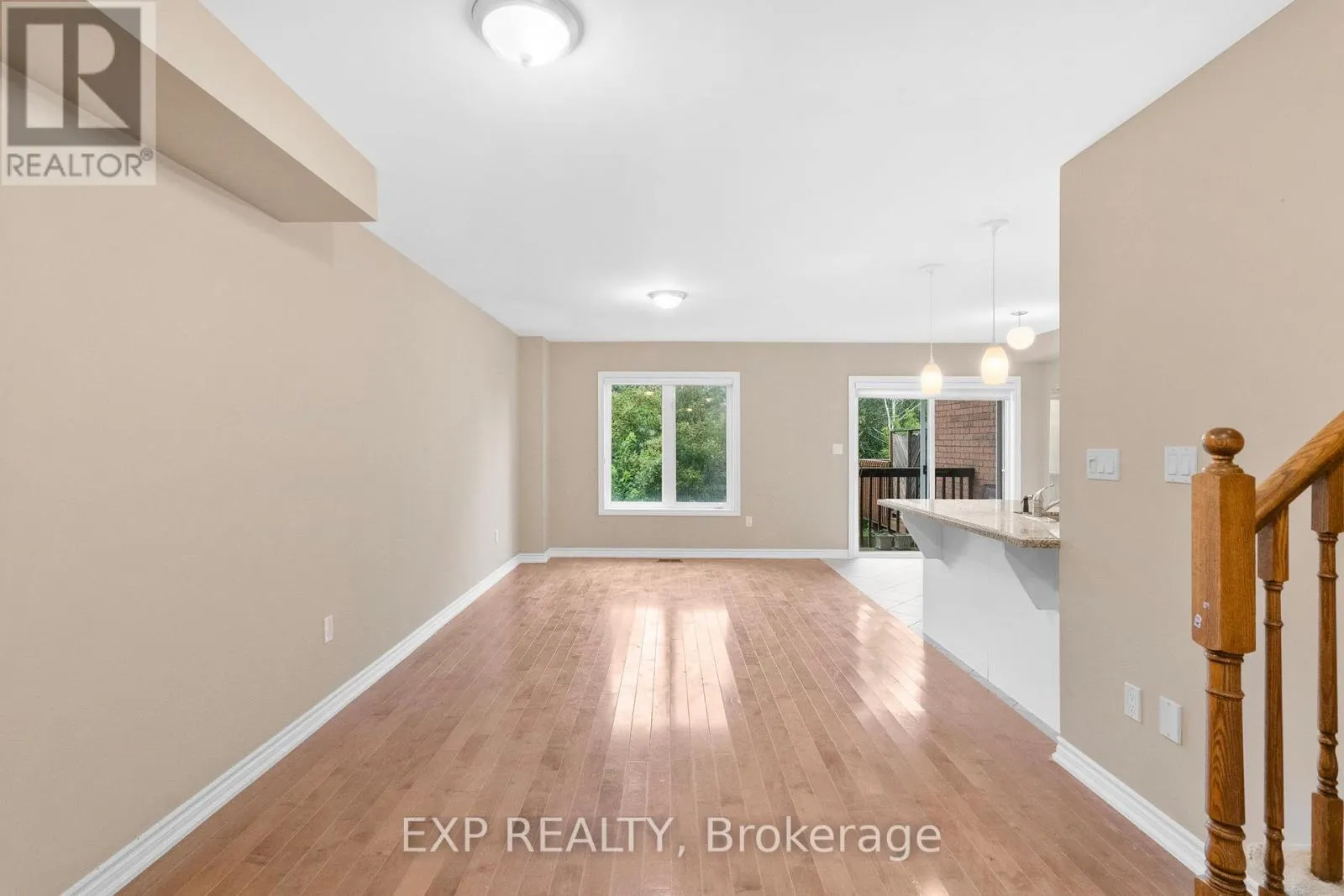 19 - 715 GRANDVIEW STREET N