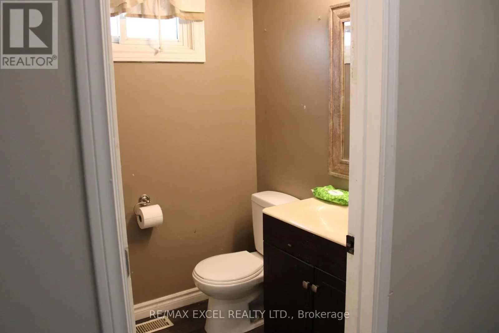 216 NORTHMINSTER COURT