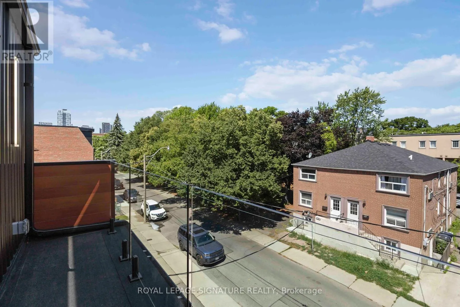 FURNISHED UPPER - 43A CUMMINGS STREET