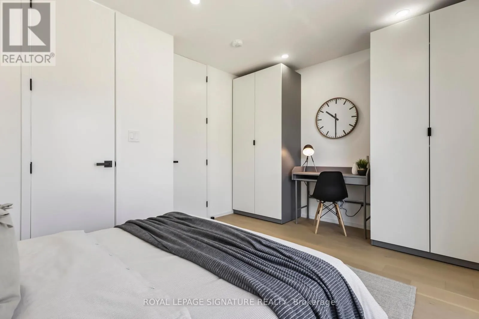 FURNISHED UPPER - 43A CUMMINGS STREET