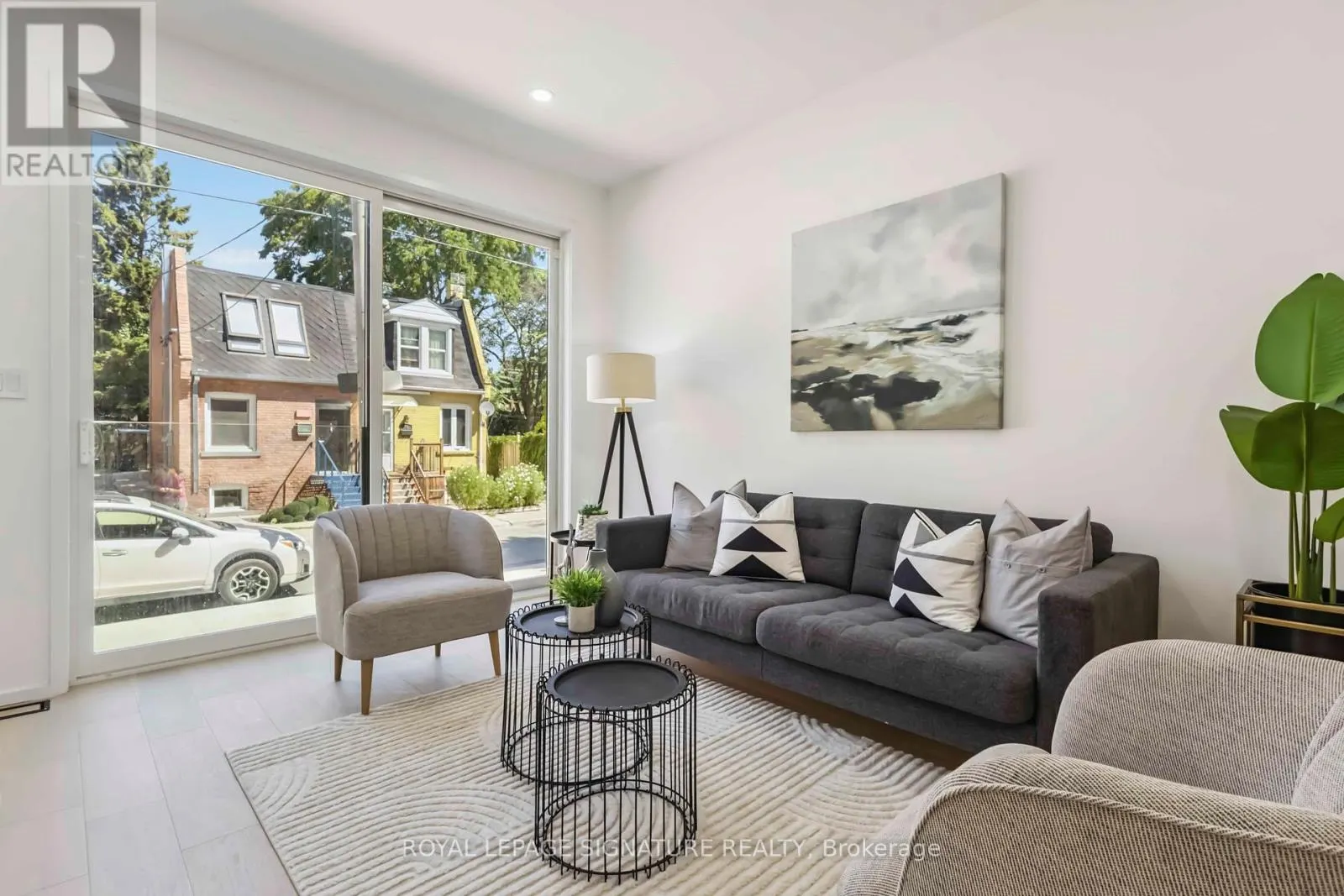 FURNISHED UPPER - 43A CUMMINGS STREET