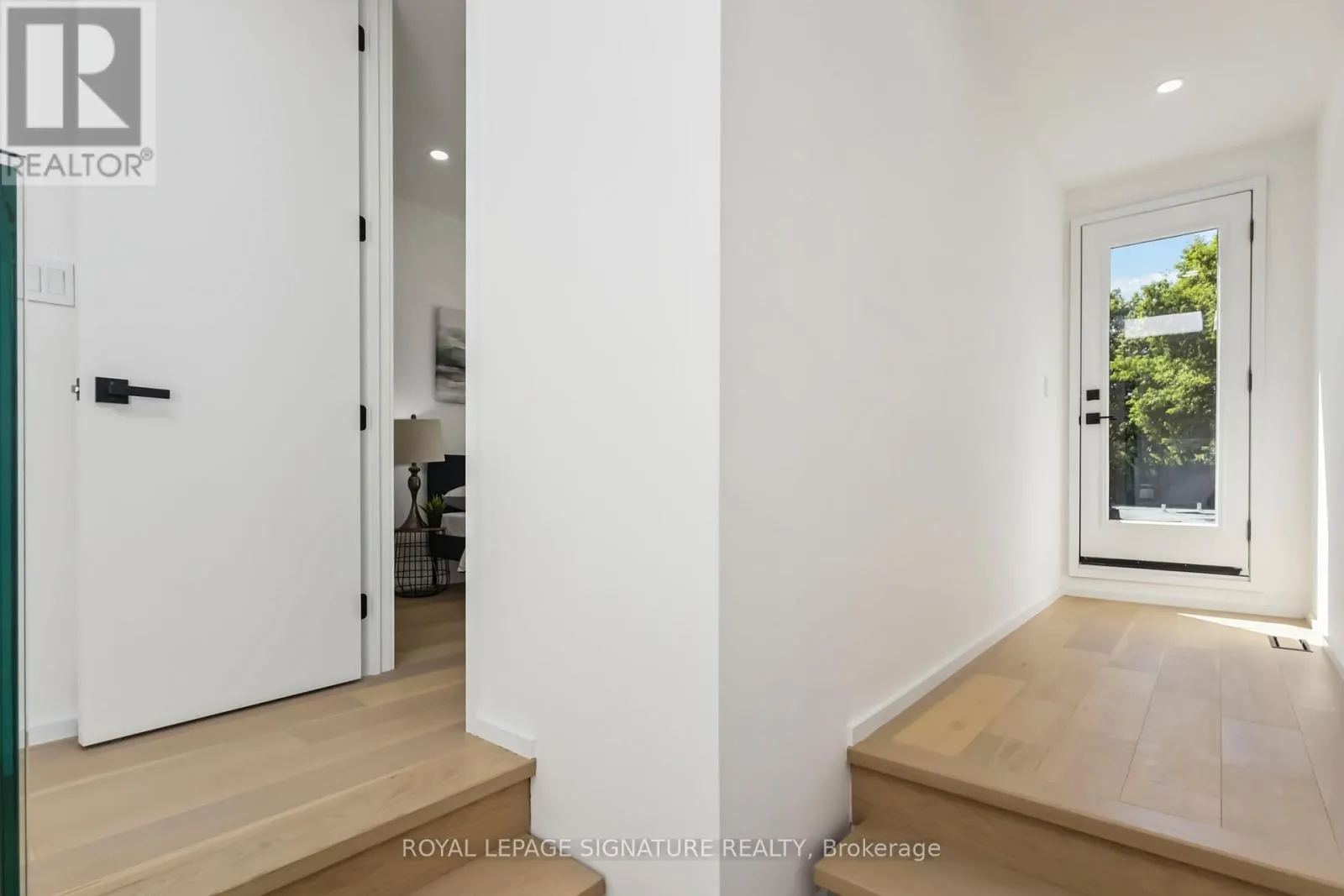 FURNISHED UPPER - 43A CUMMINGS STREET
