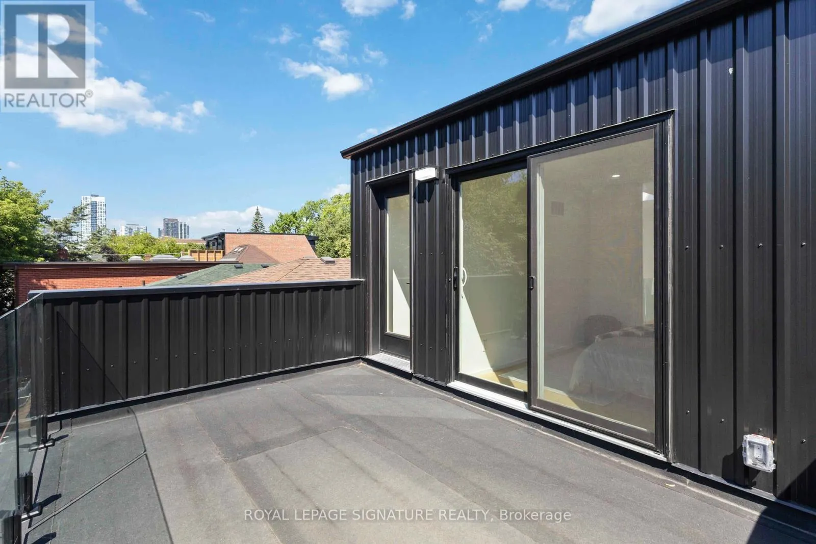 FURNISHED UPPER - 43A CUMMINGS STREET