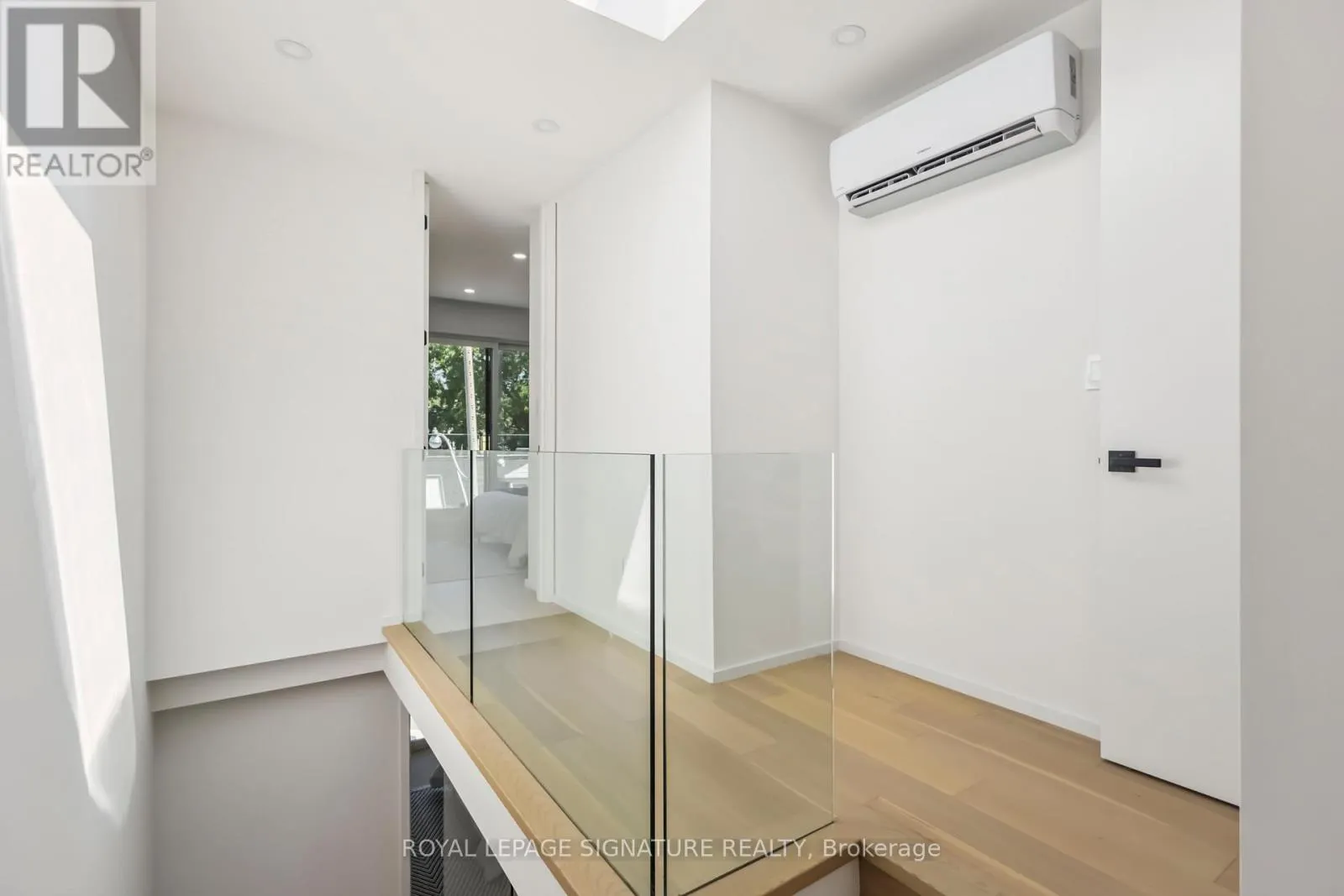 FURNISHED UPPER - 43A CUMMINGS STREET
