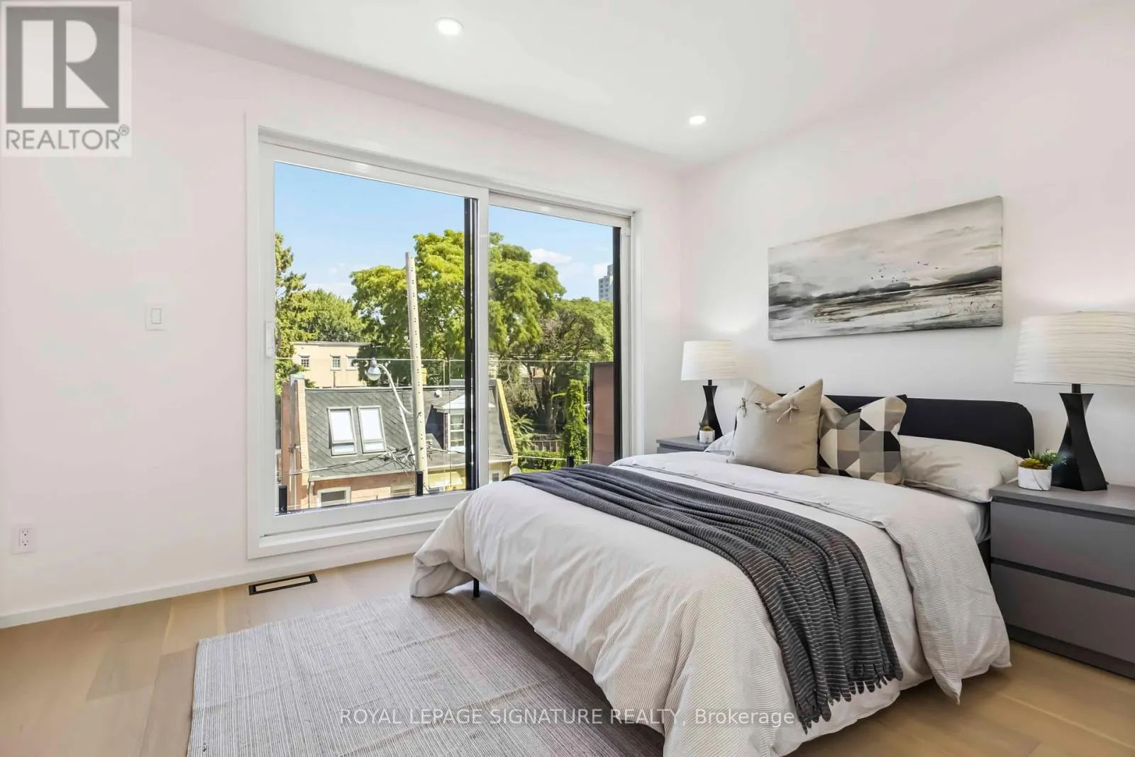 FURNISHED UPPER - 43A CUMMINGS STREET