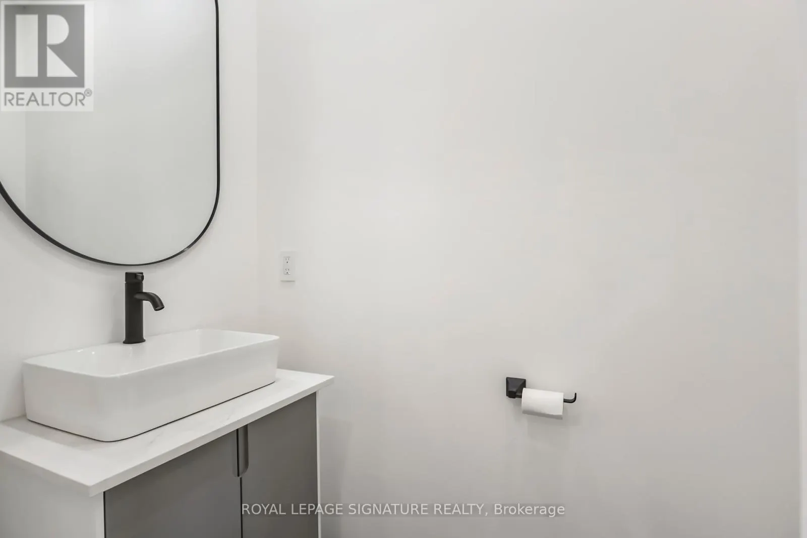 FURNISHED UPPER - 43A CUMMINGS STREET