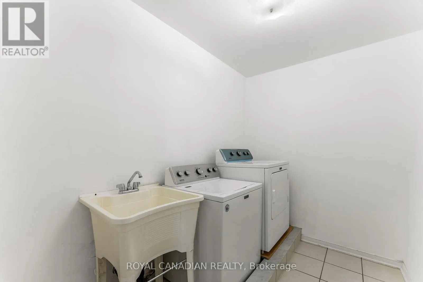 25 BRIND-SHERIDAN COURT