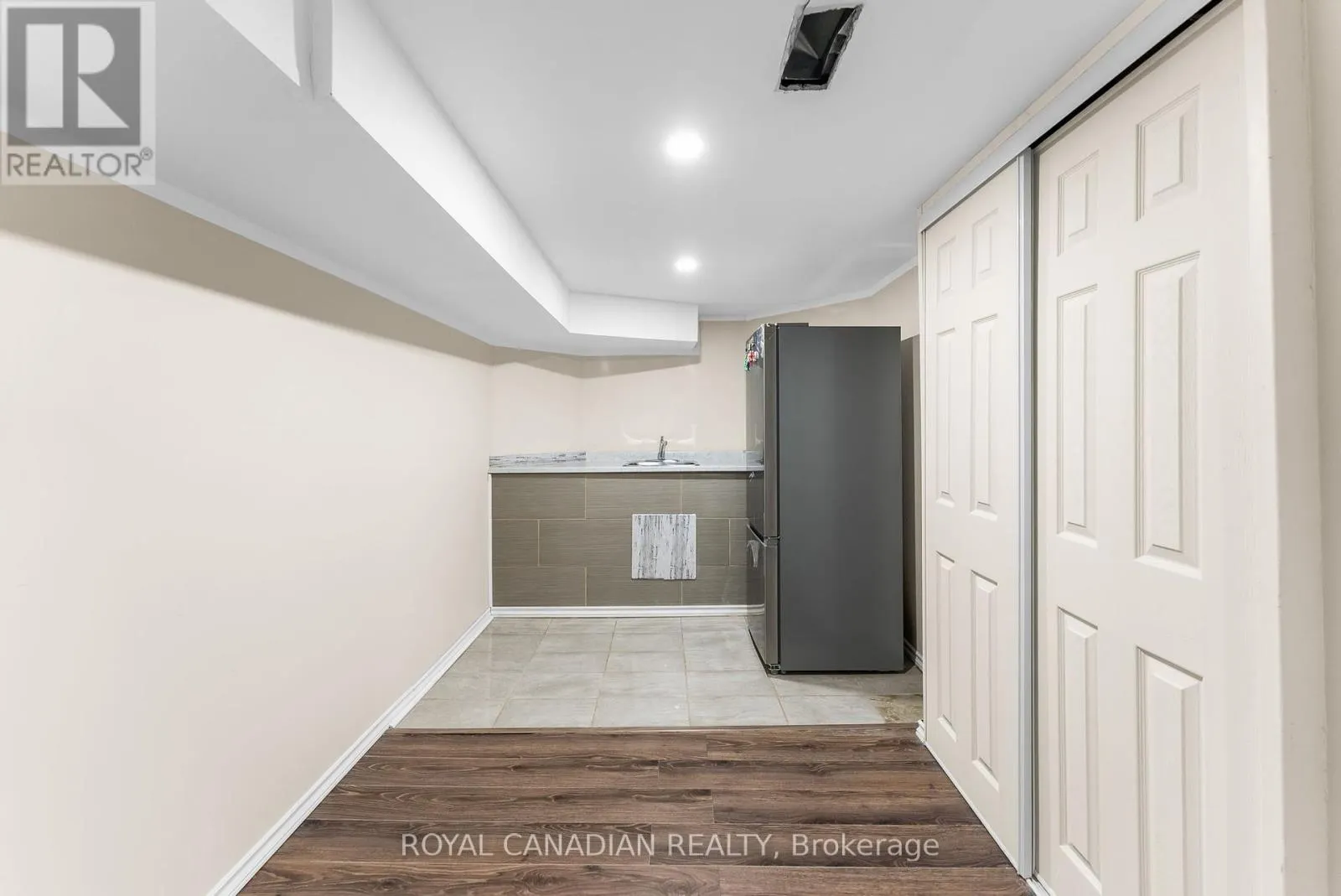25 BRIND-SHERIDAN COURT