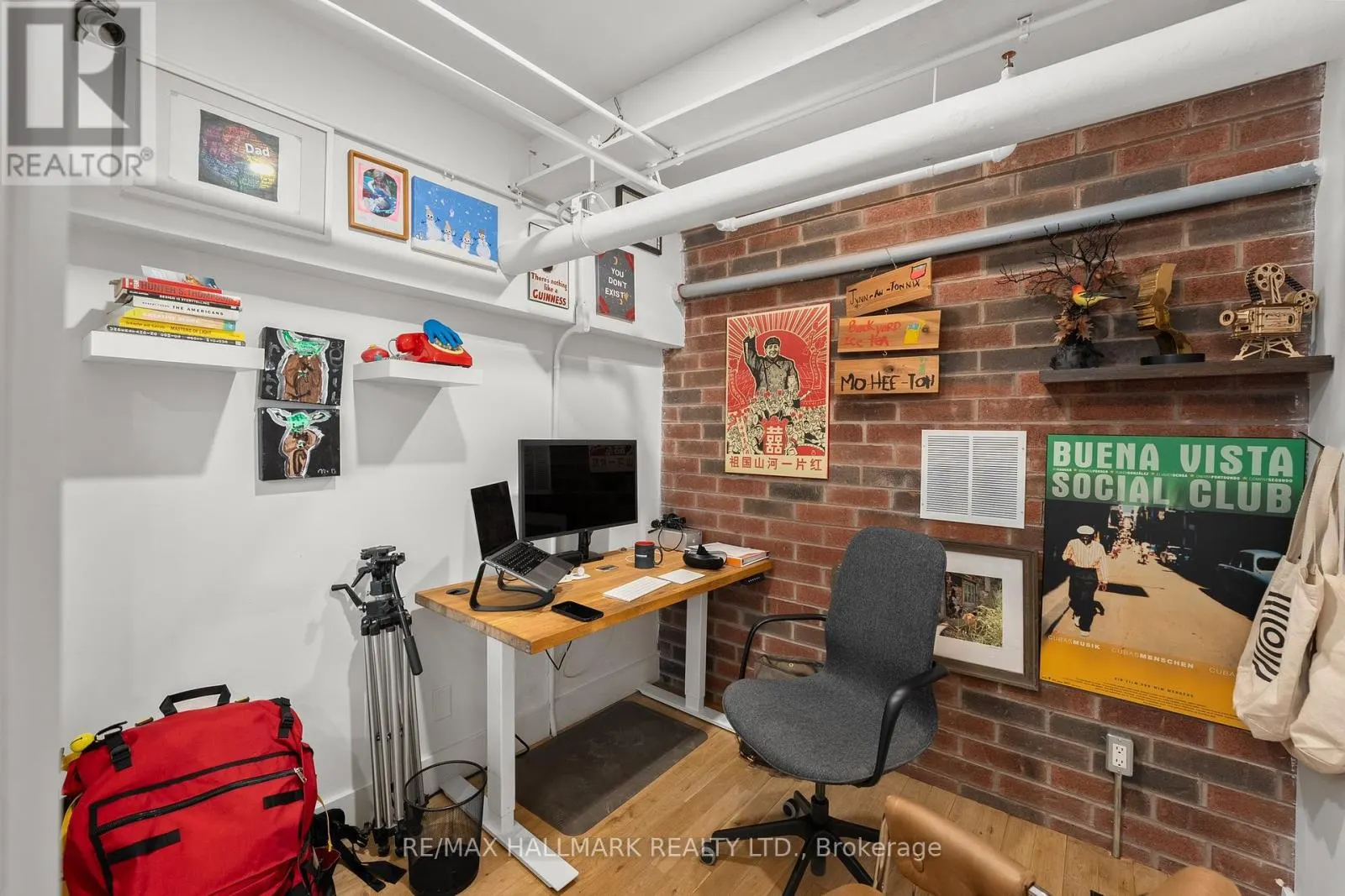 156 - 1159 DUNDAS STREET E