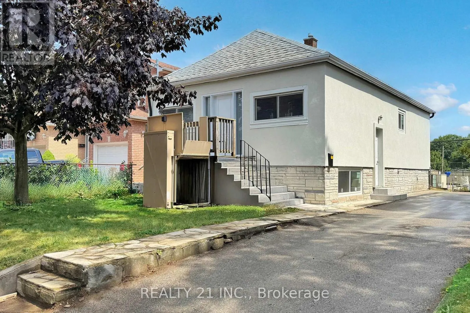 125 S WOODROW BOULEVARD