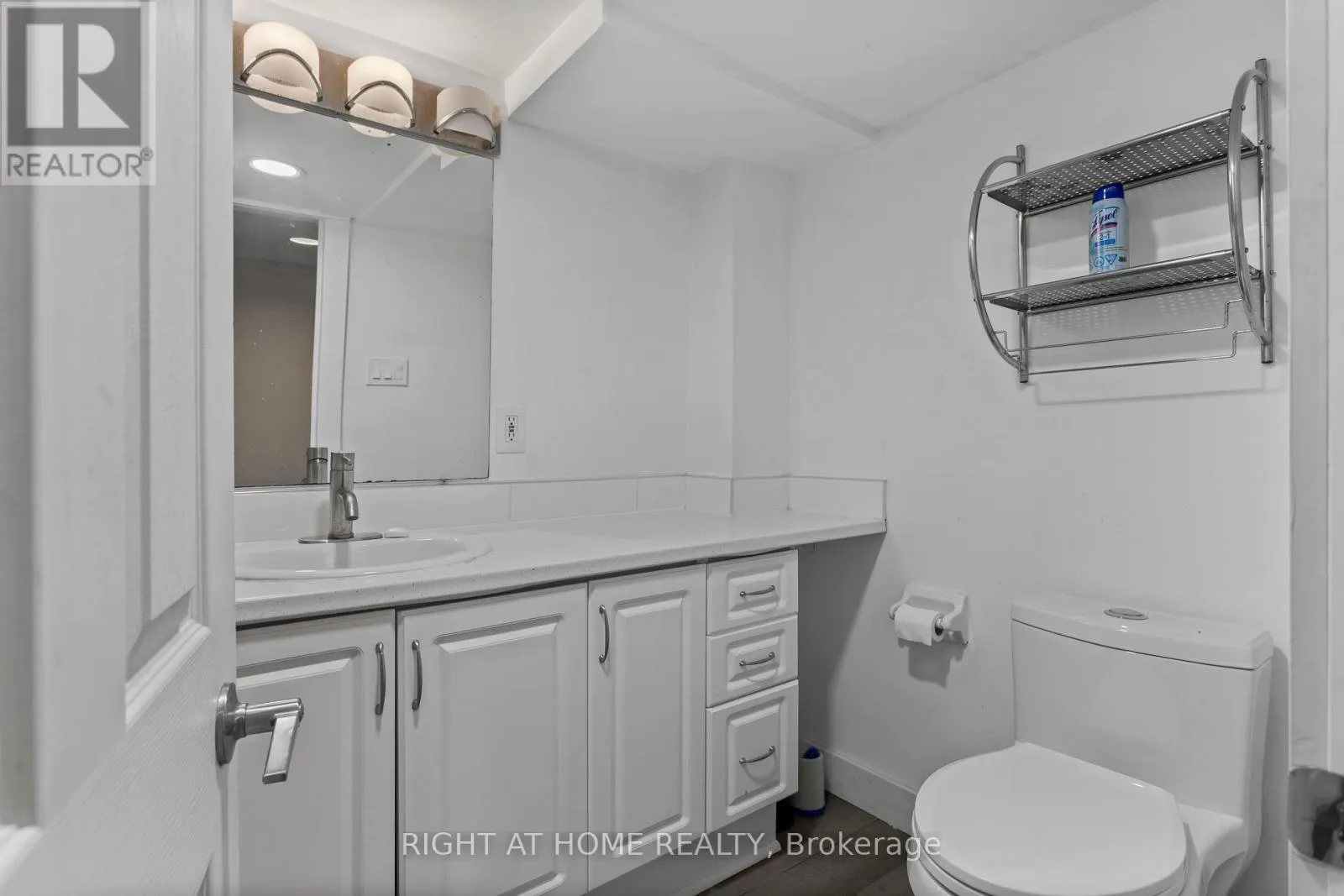 1398 SIMCOE STREET S