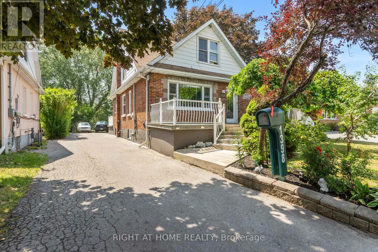 1398 SIMCOE STREET S