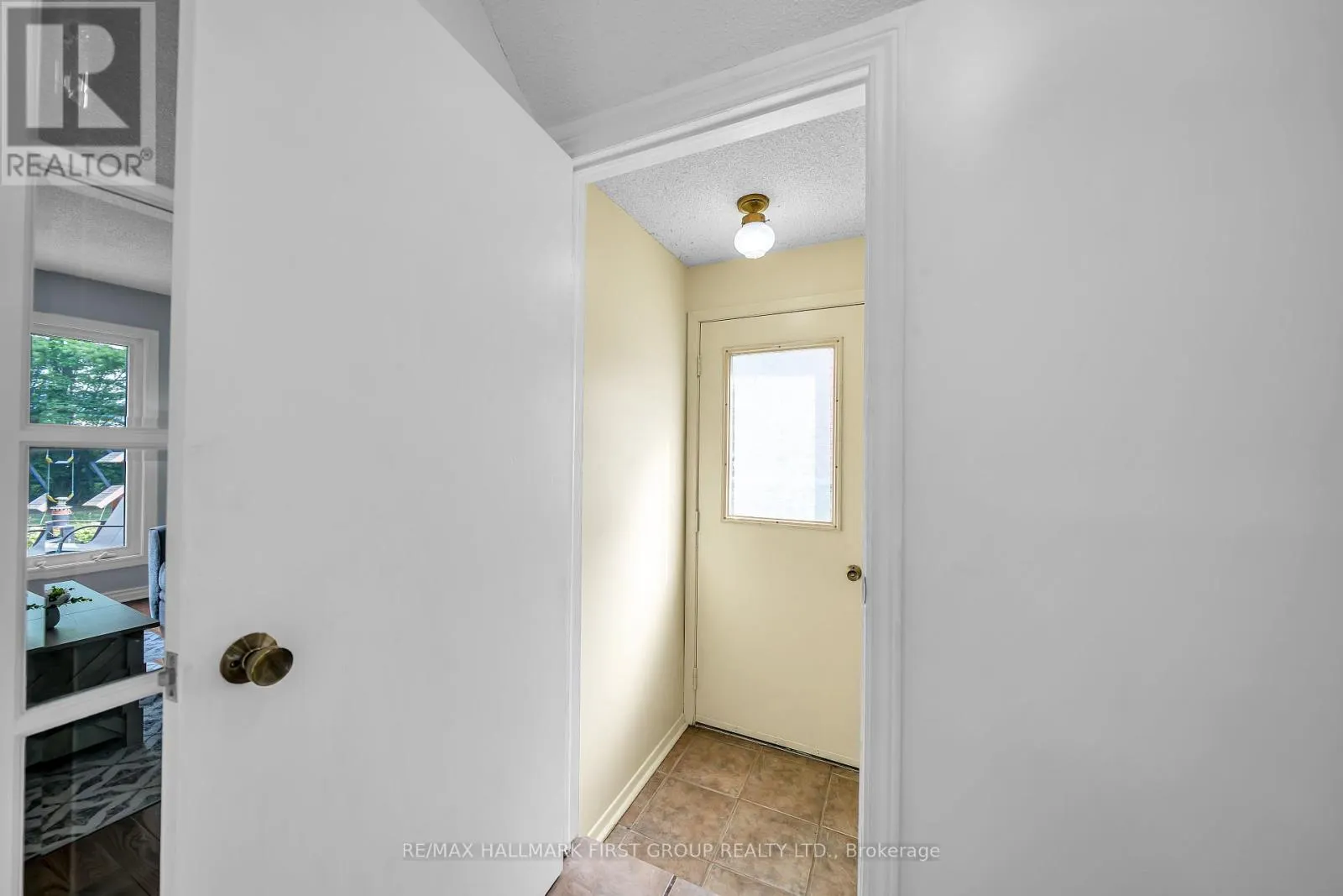 1138 TANZER COURT