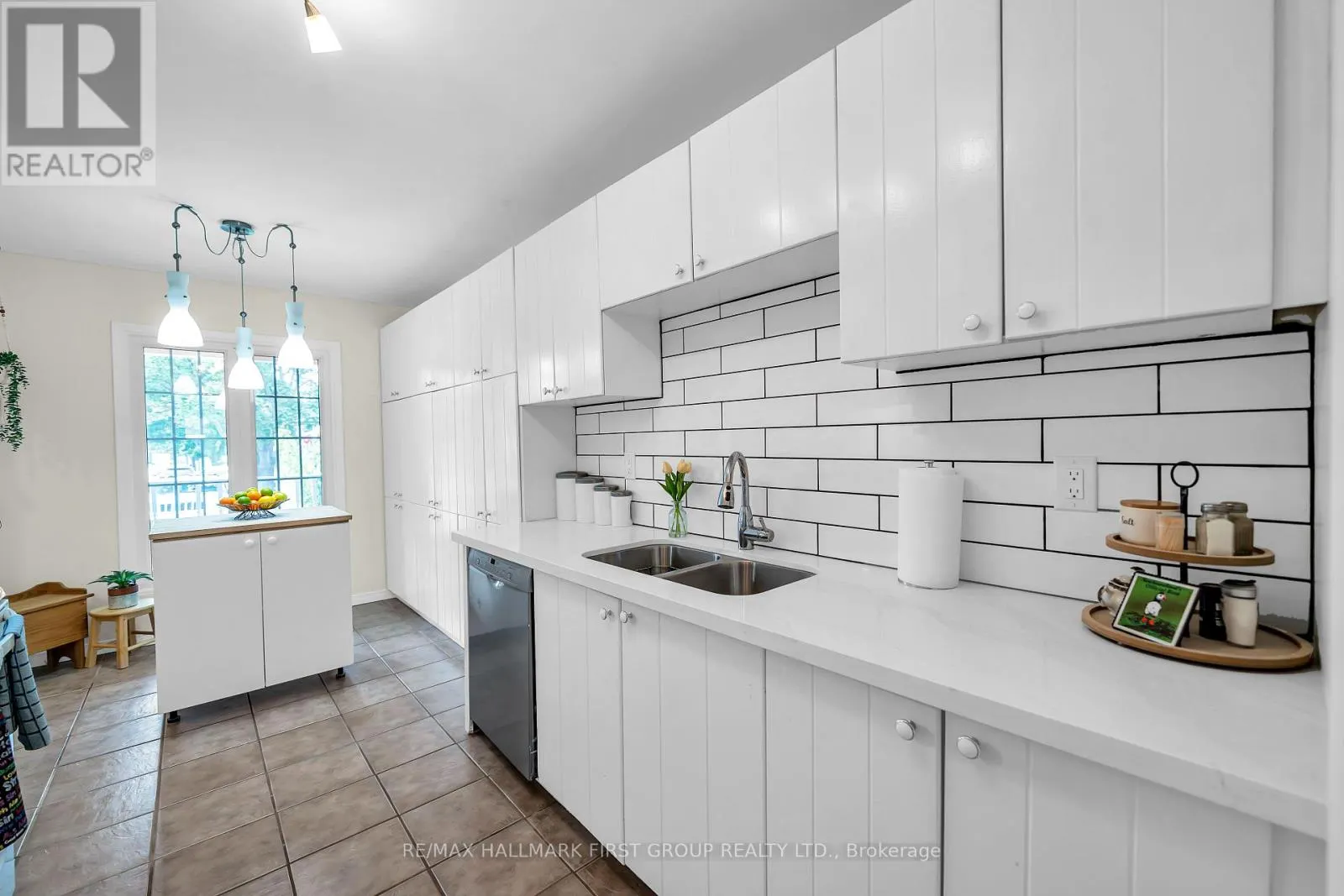 1138 TANZER COURT