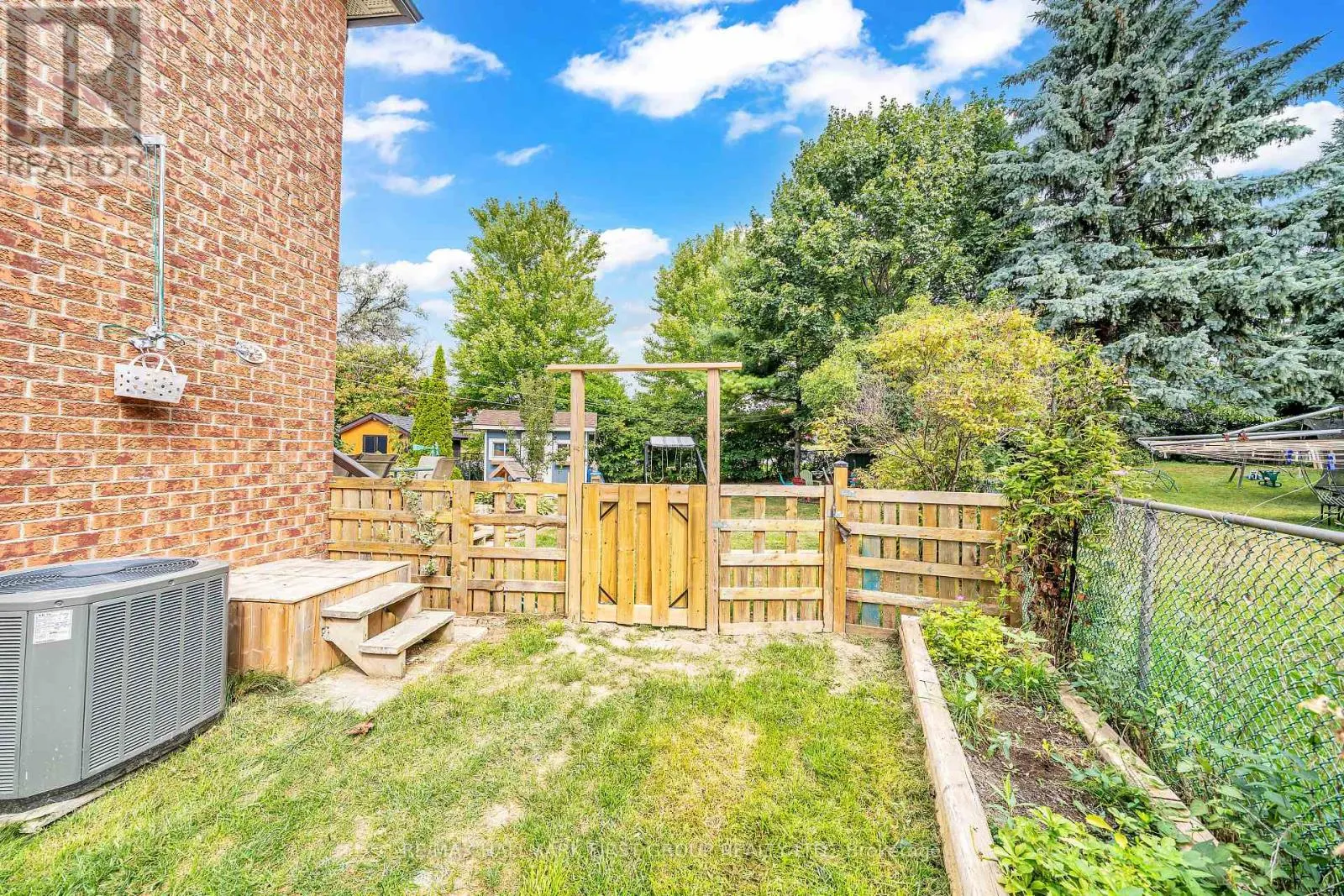 1138 TANZER COURT