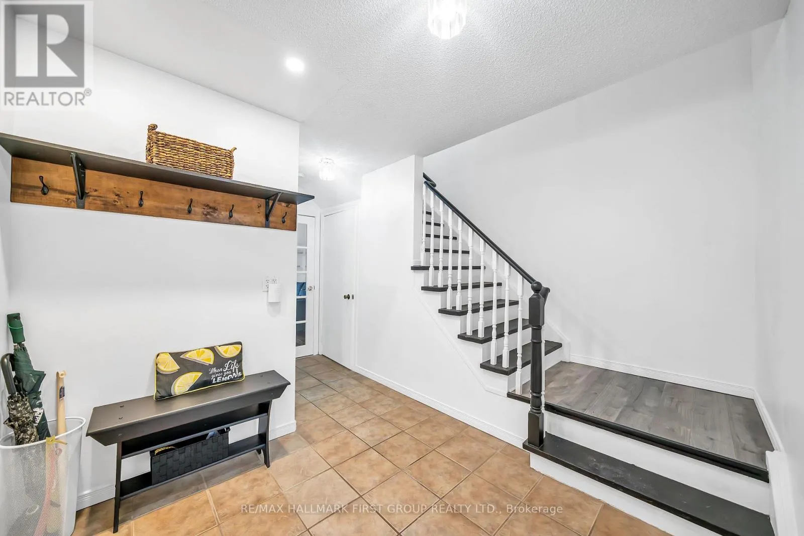 1138 TANZER COURT