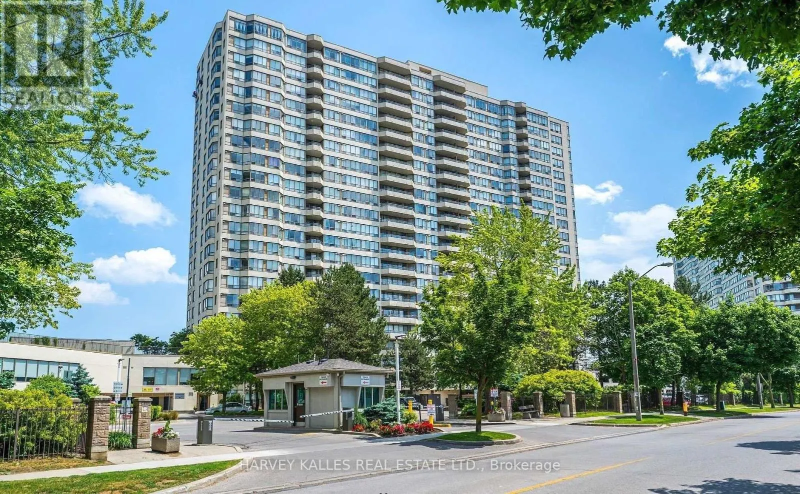 915 - 5 GREYSTONE WALK DRIVE