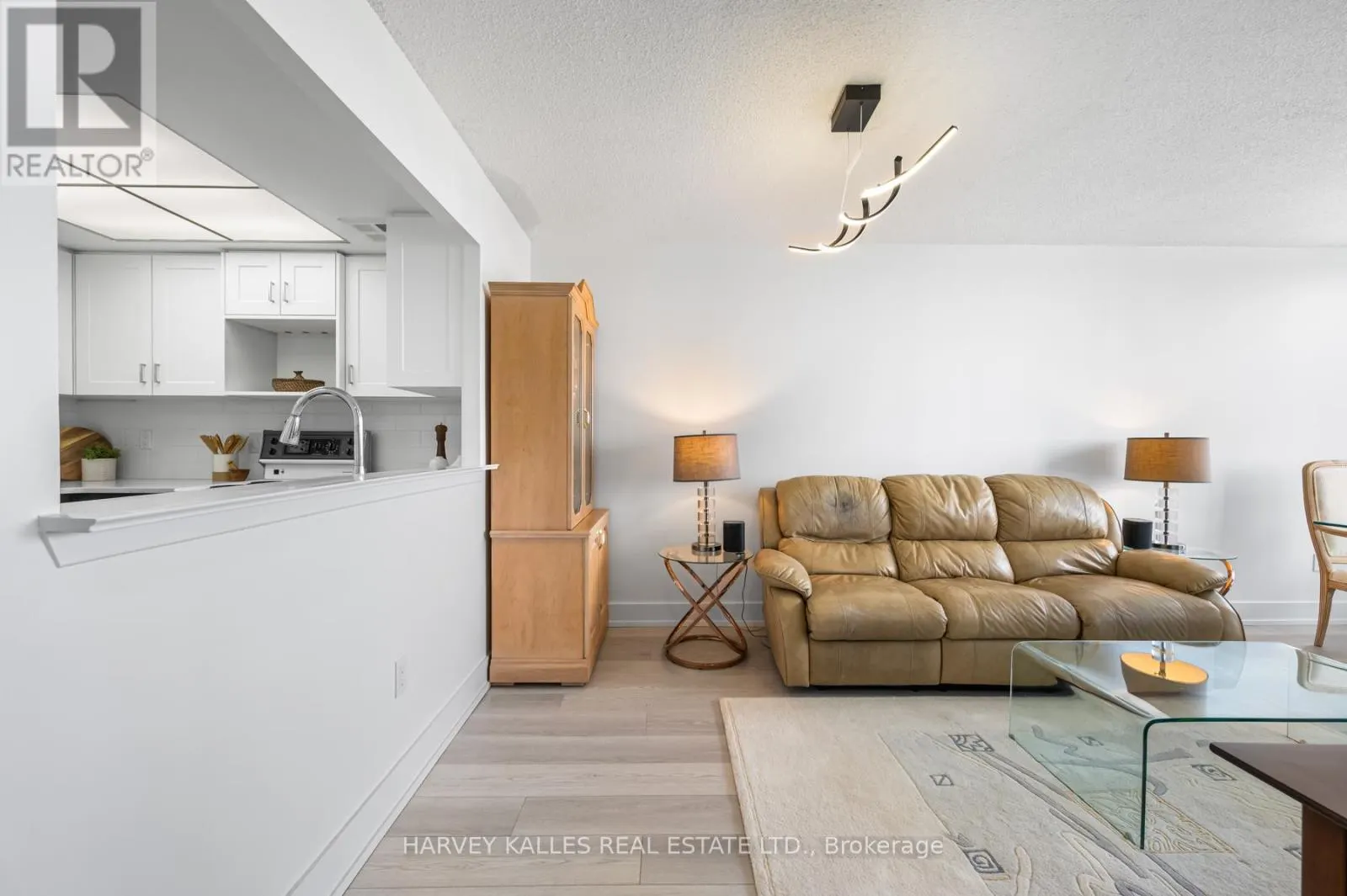 915 - 5 GREYSTONE WALK DRIVE