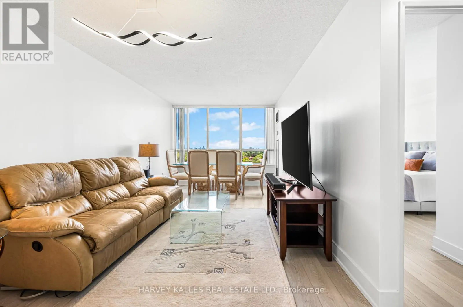 915 - 5 GREYSTONE WALK DRIVE