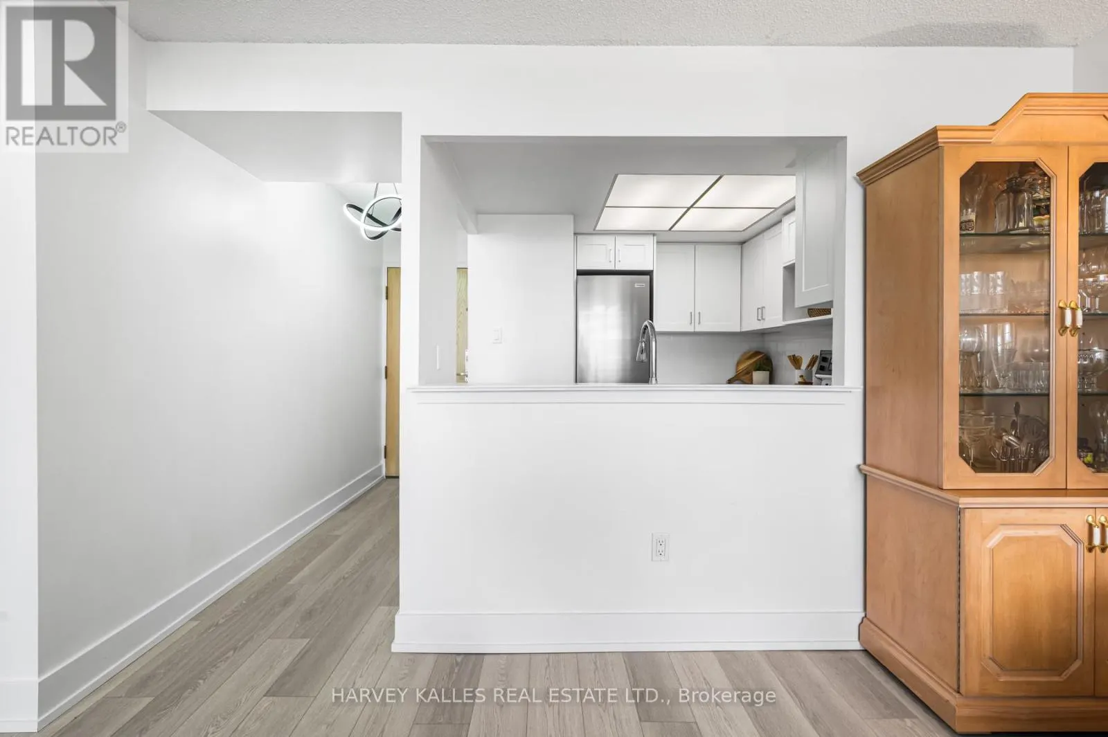 915 - 5 GREYSTONE WALK DRIVE