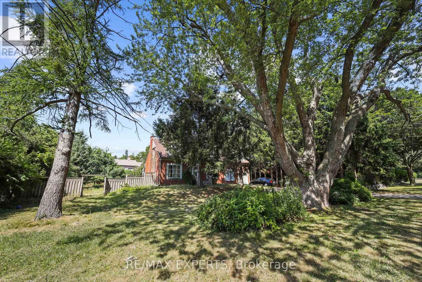 16 BELLEHAVEN CRESCENT