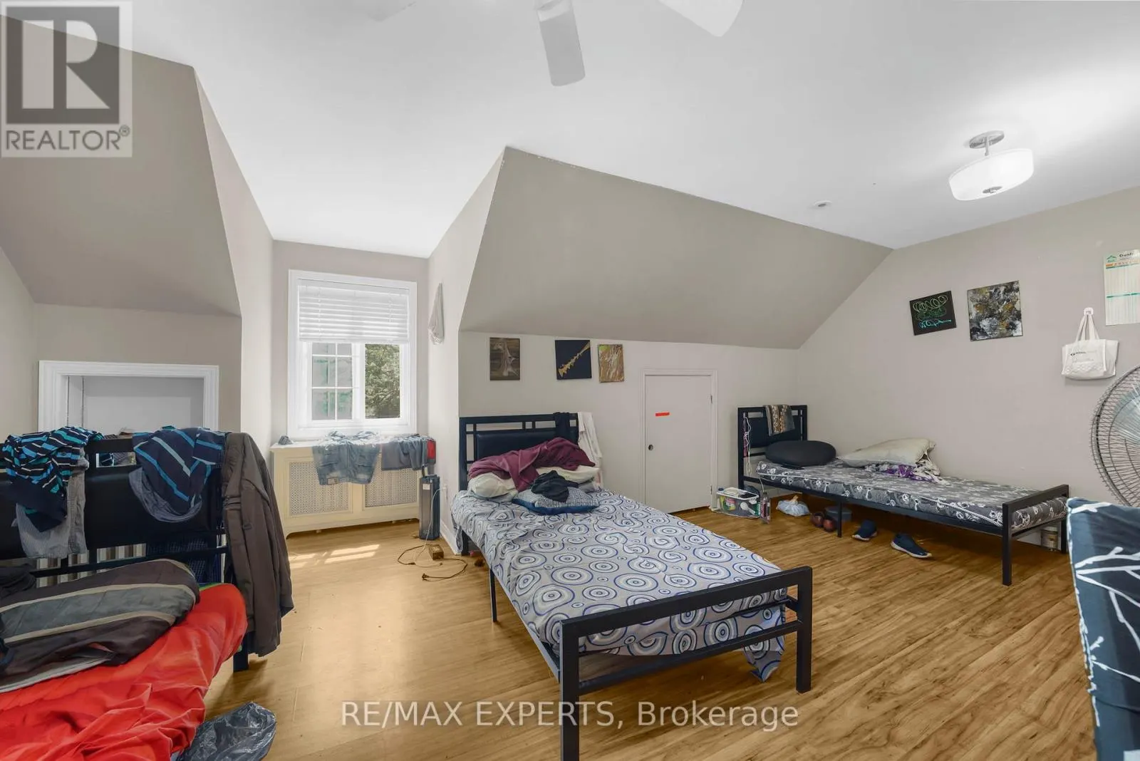 16 BELLEHAVEN CRESCENT