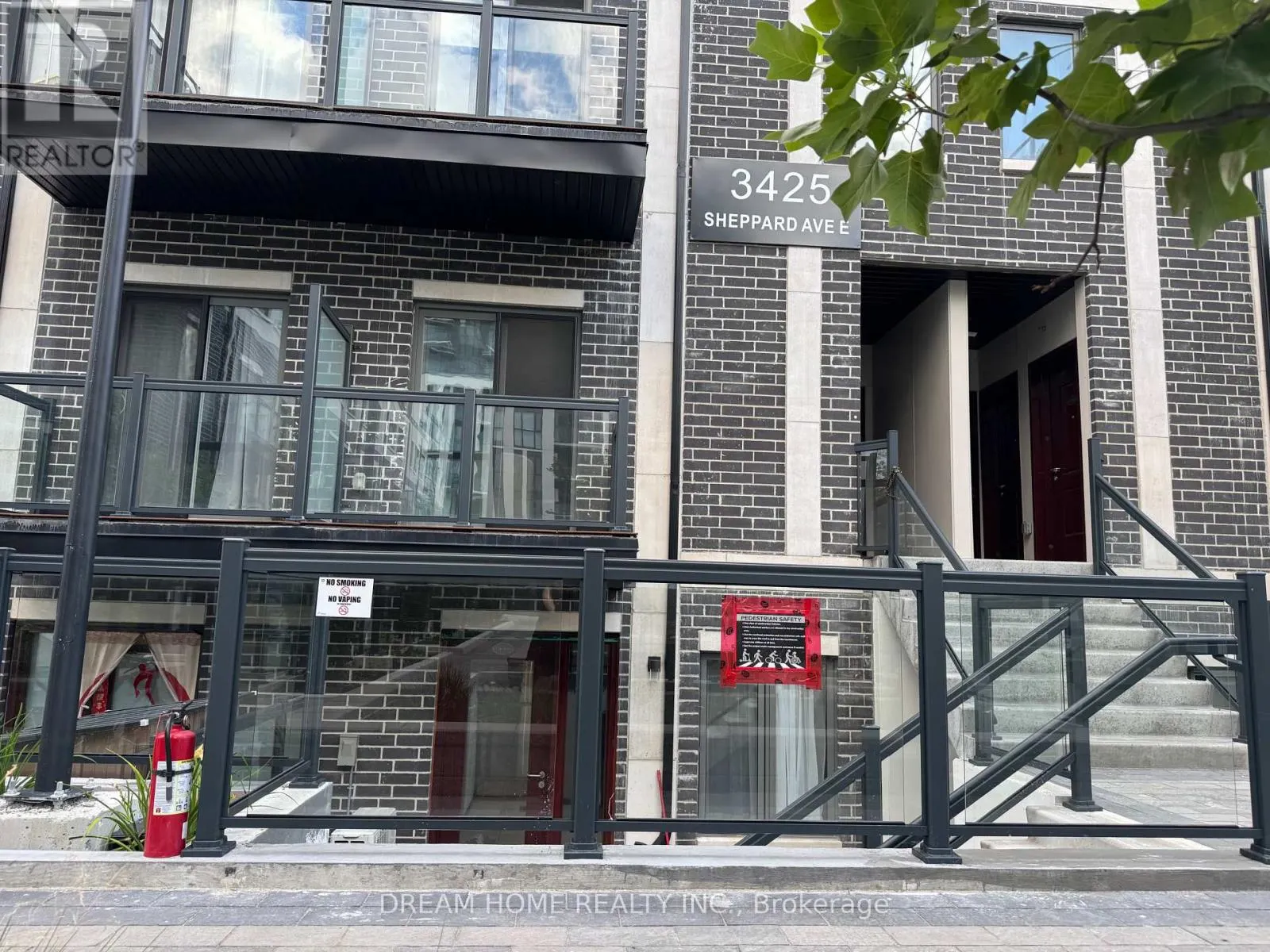 205 - 3425 SHEPPARD AVENUE E