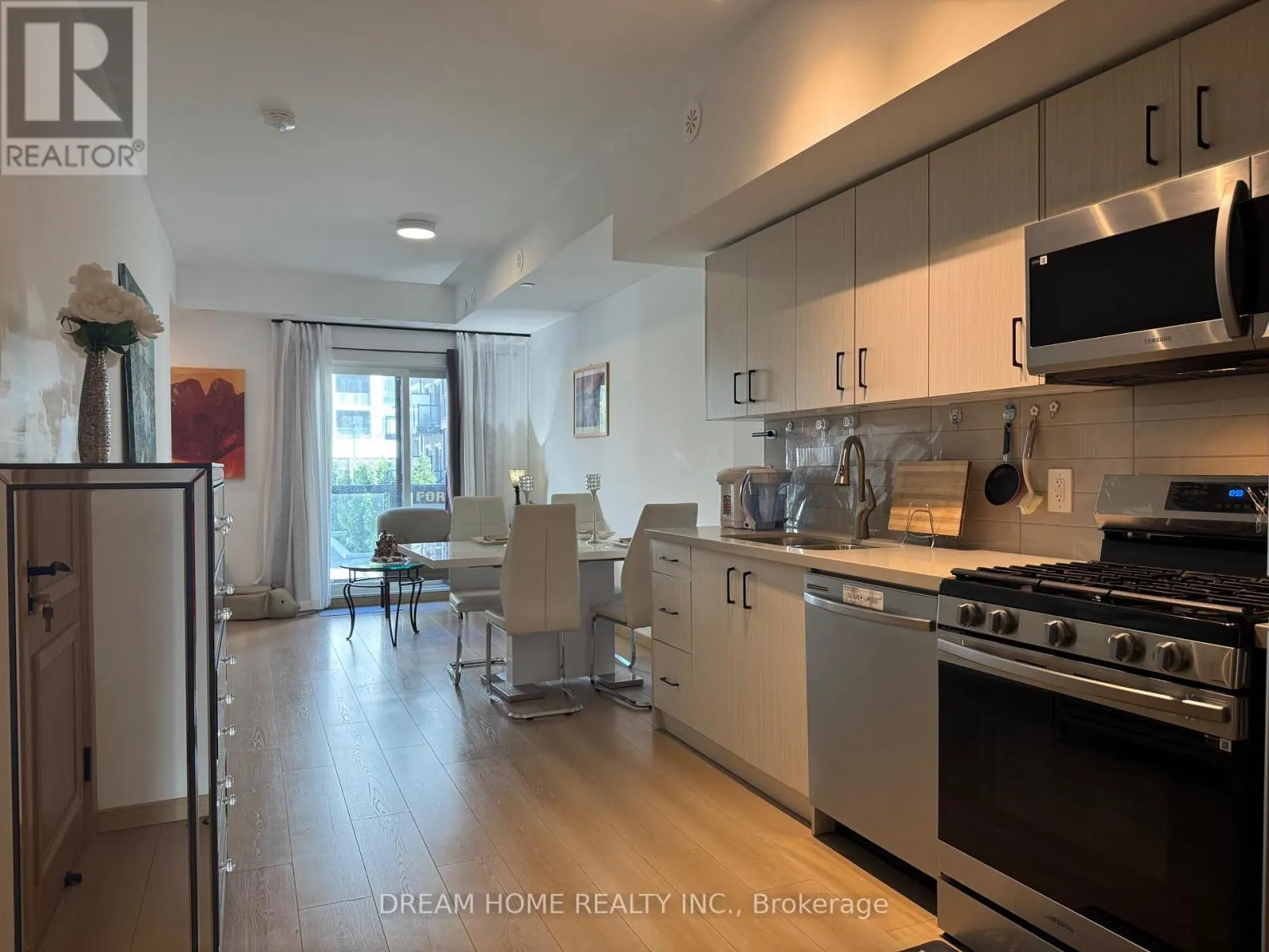205 - 3425 SHEPPARD AVENUE E