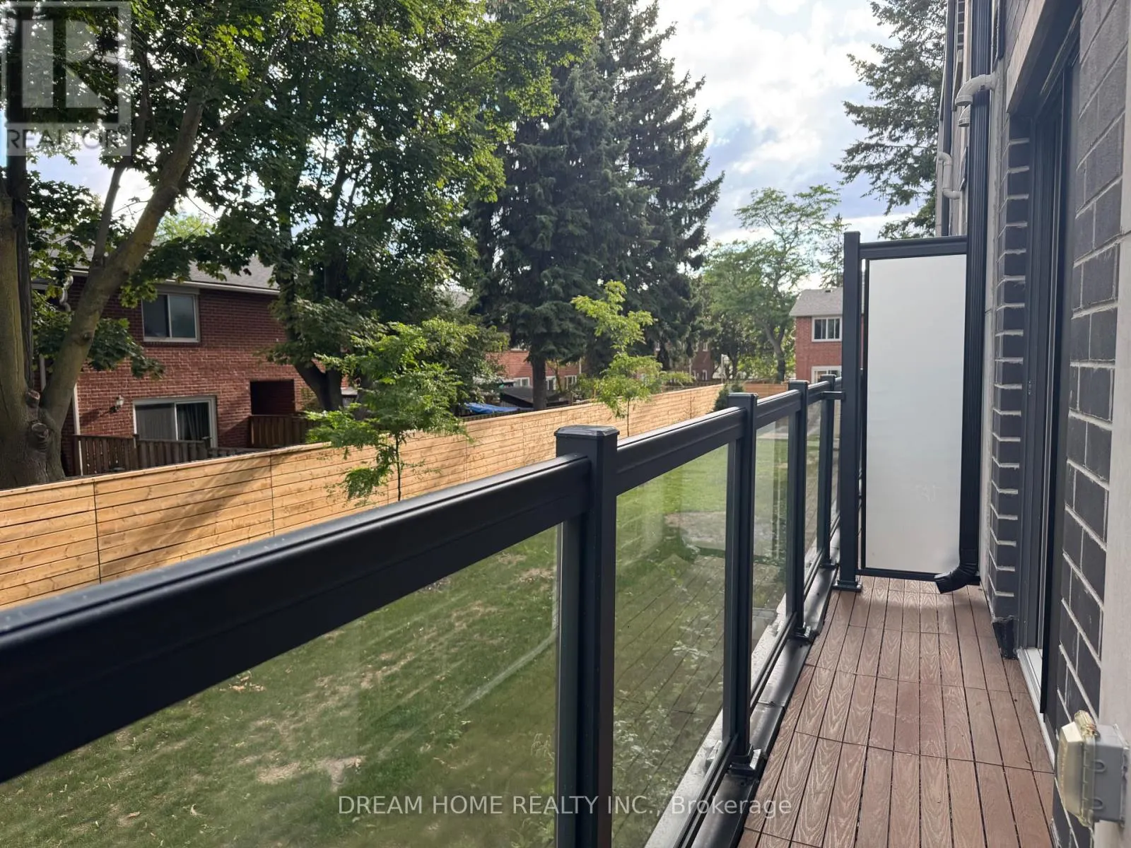 205 - 3425 SHEPPARD AVENUE E